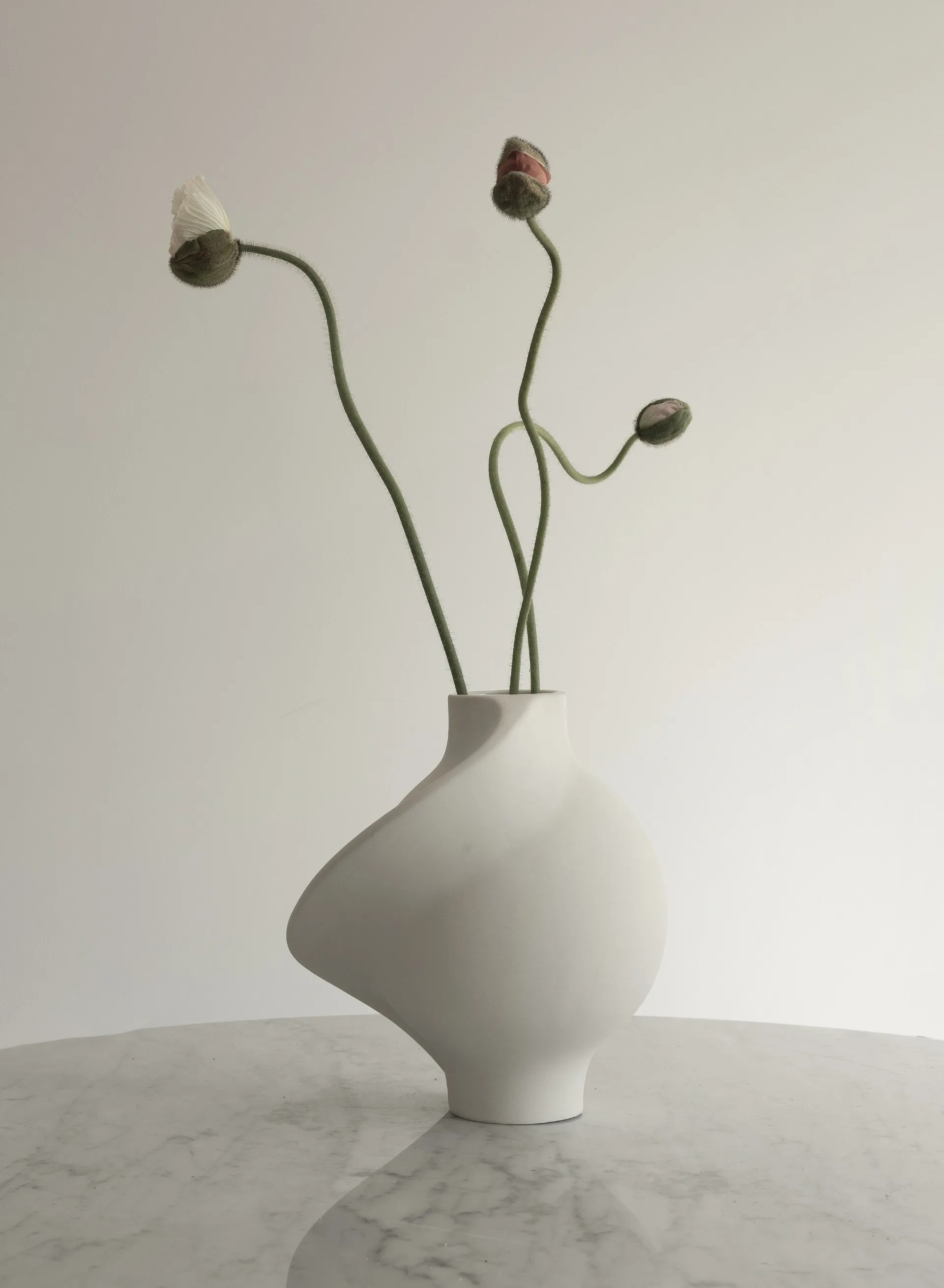 Pirout maljakko 01 22 cm, Raw White Louise Roe