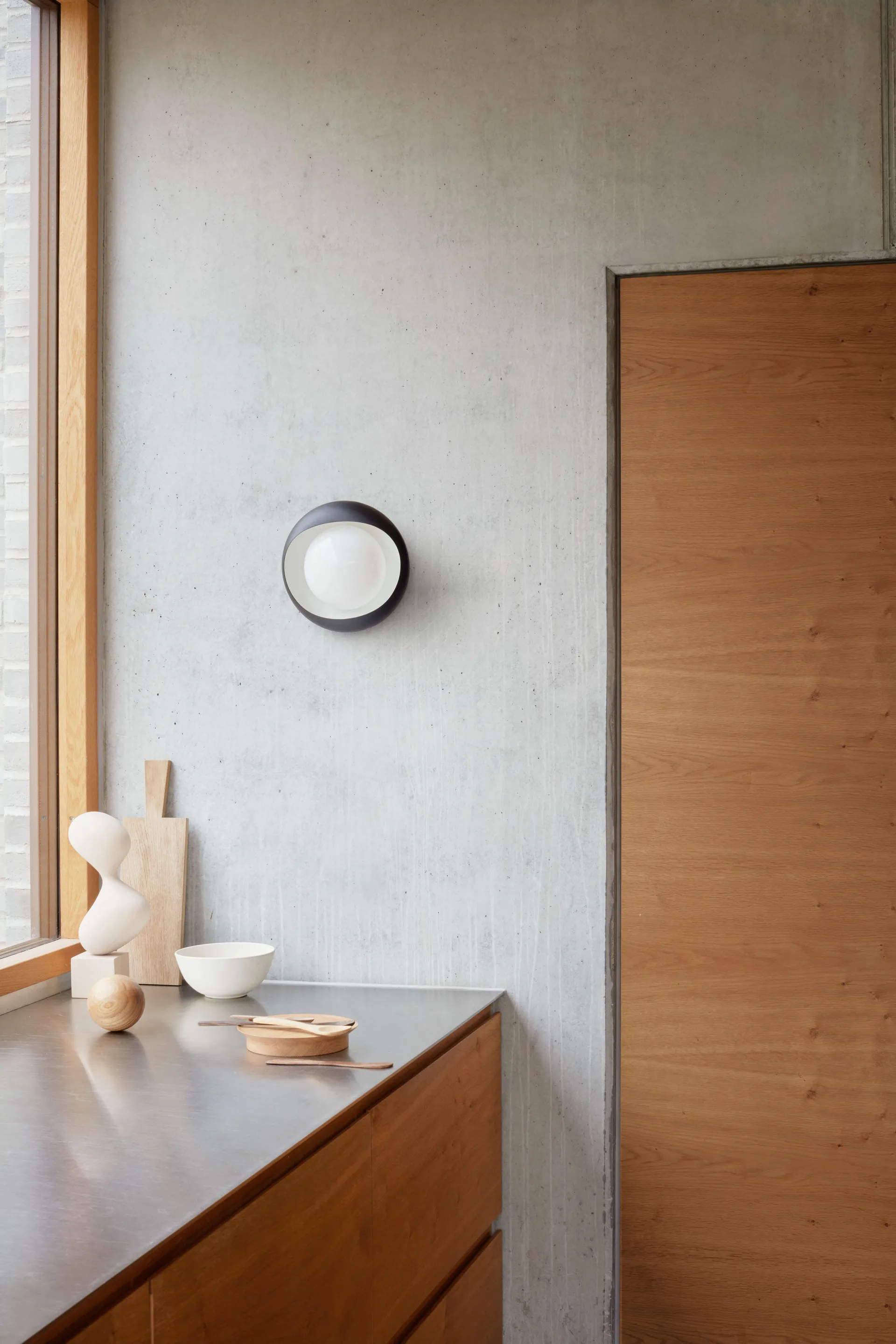 Cornea 150 seinävalaisin, Black LYFA