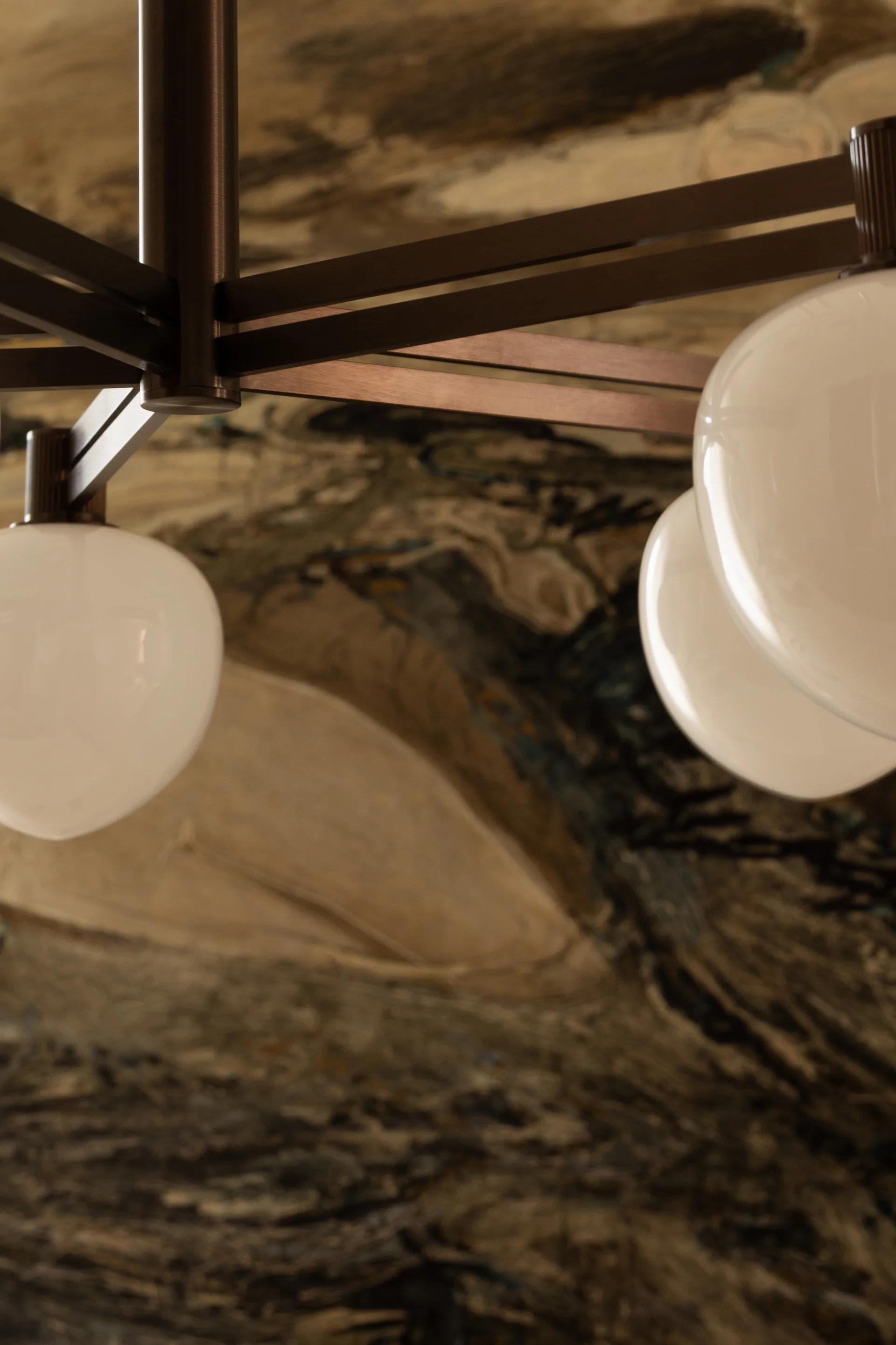 Memoir V 120 kattokruunu, Pronssi LYFA