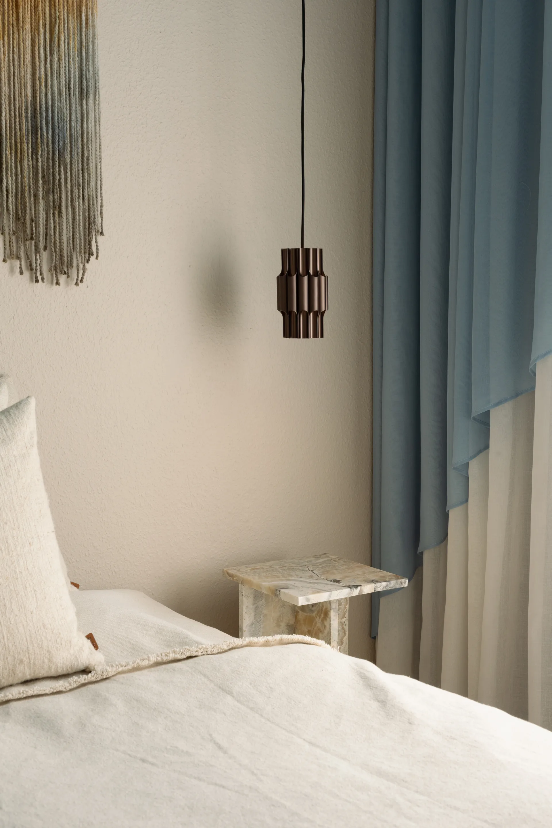 Pan 120 riippuvalaisin, Pronssi LYFA