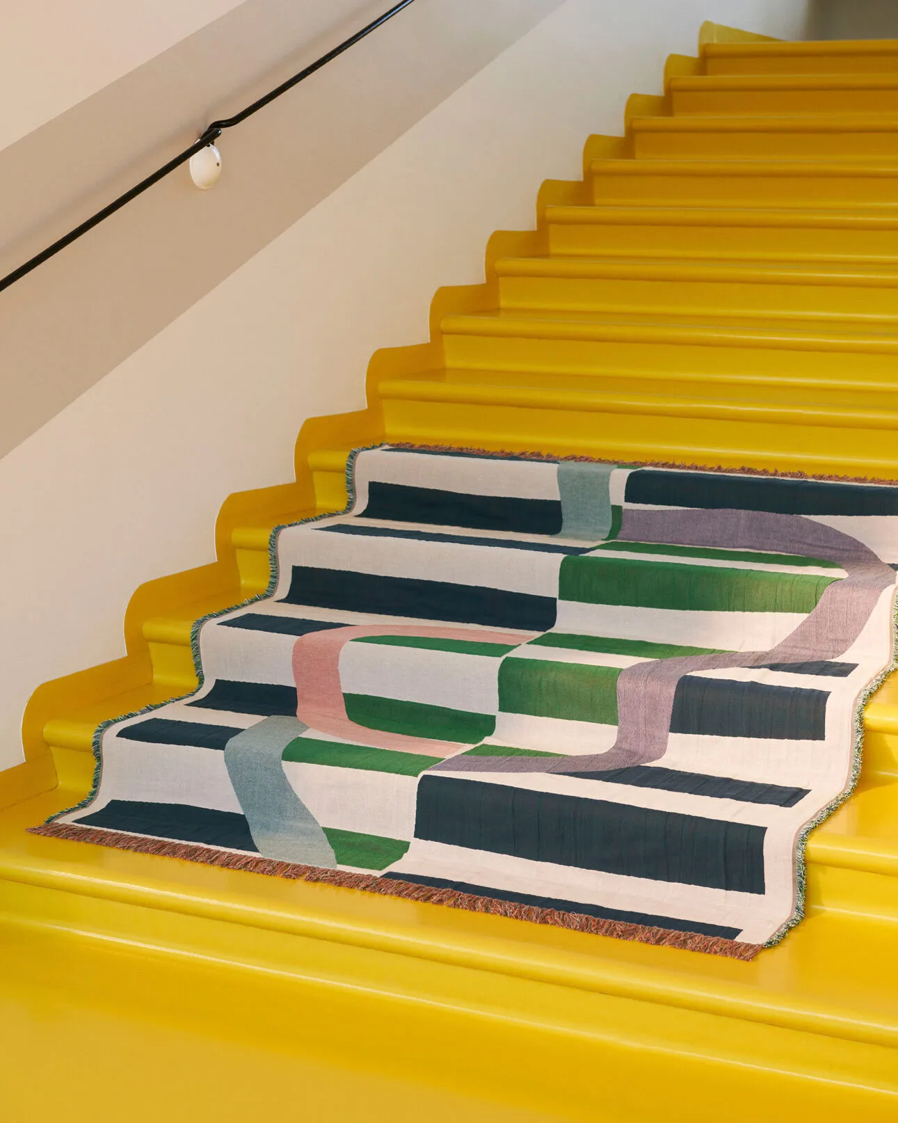 Siirto huopa jacquard 140x180 cm, Powder-d. blue-l. blue-coral Marimekko