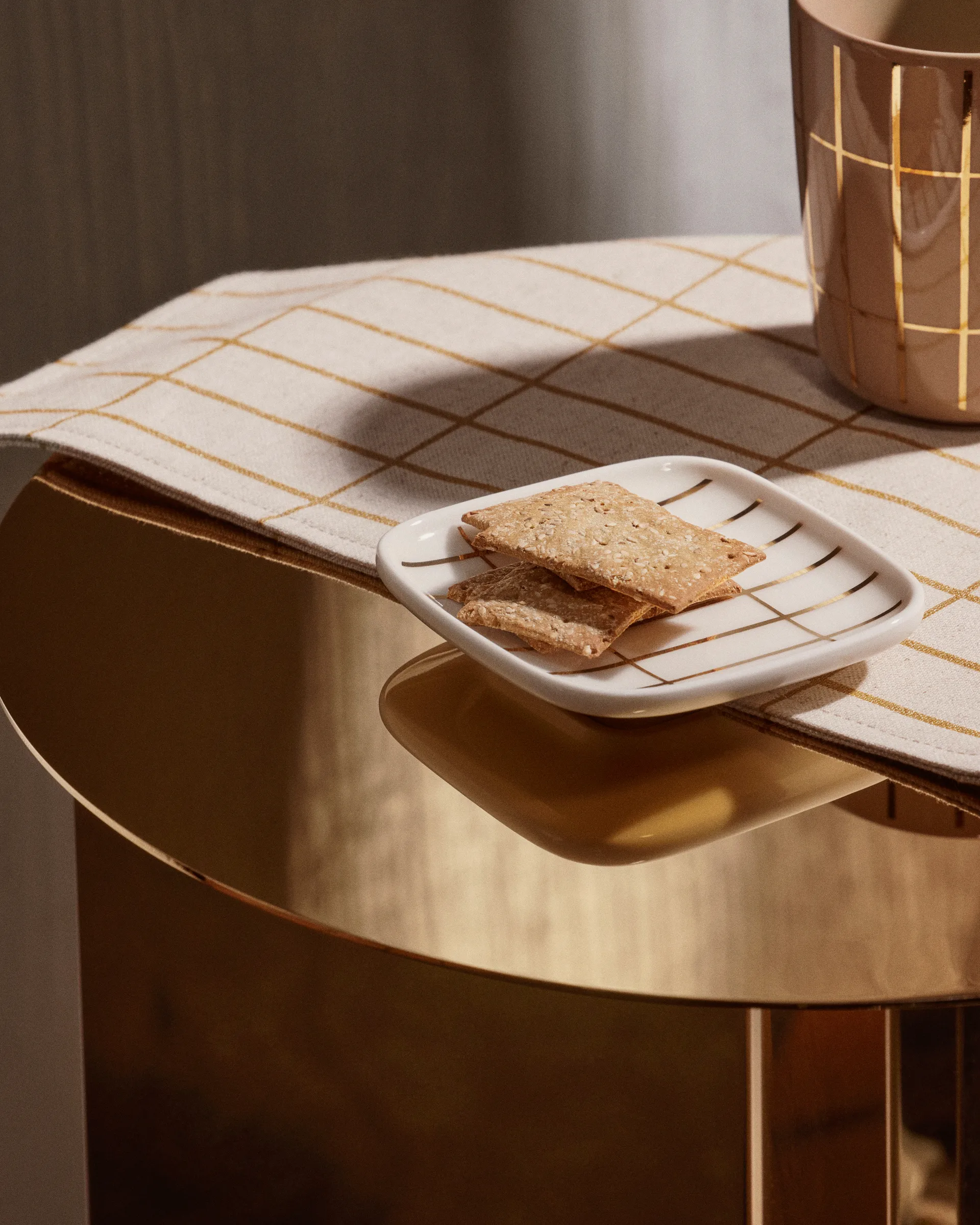 Tiiliskivi metal muki 25 cl, Beige-kulta Marimekko