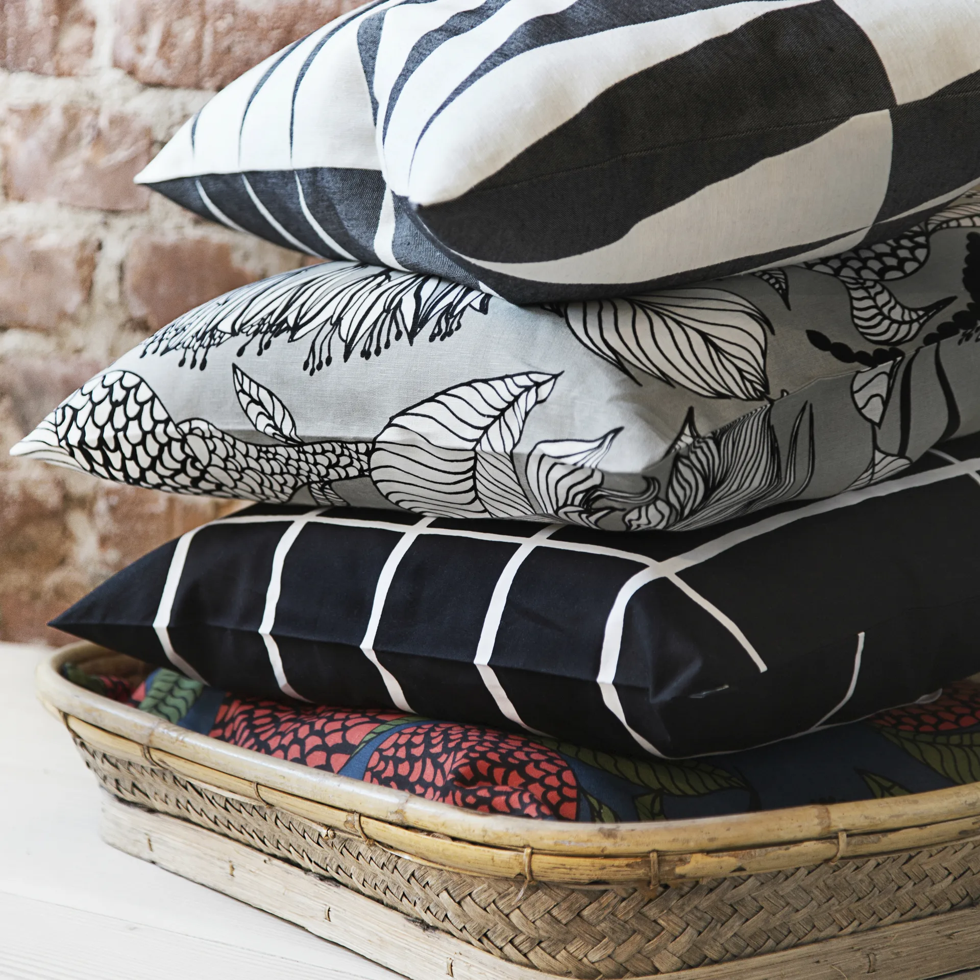 Tiiliskivi tyynynpäällinen, 50 x 50 cm Marimekko