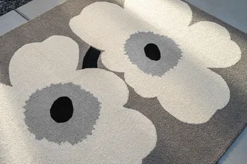 Unikko anniversary matto ulkokäyttöön - Harmaa, 140x200 cm - Marimekko