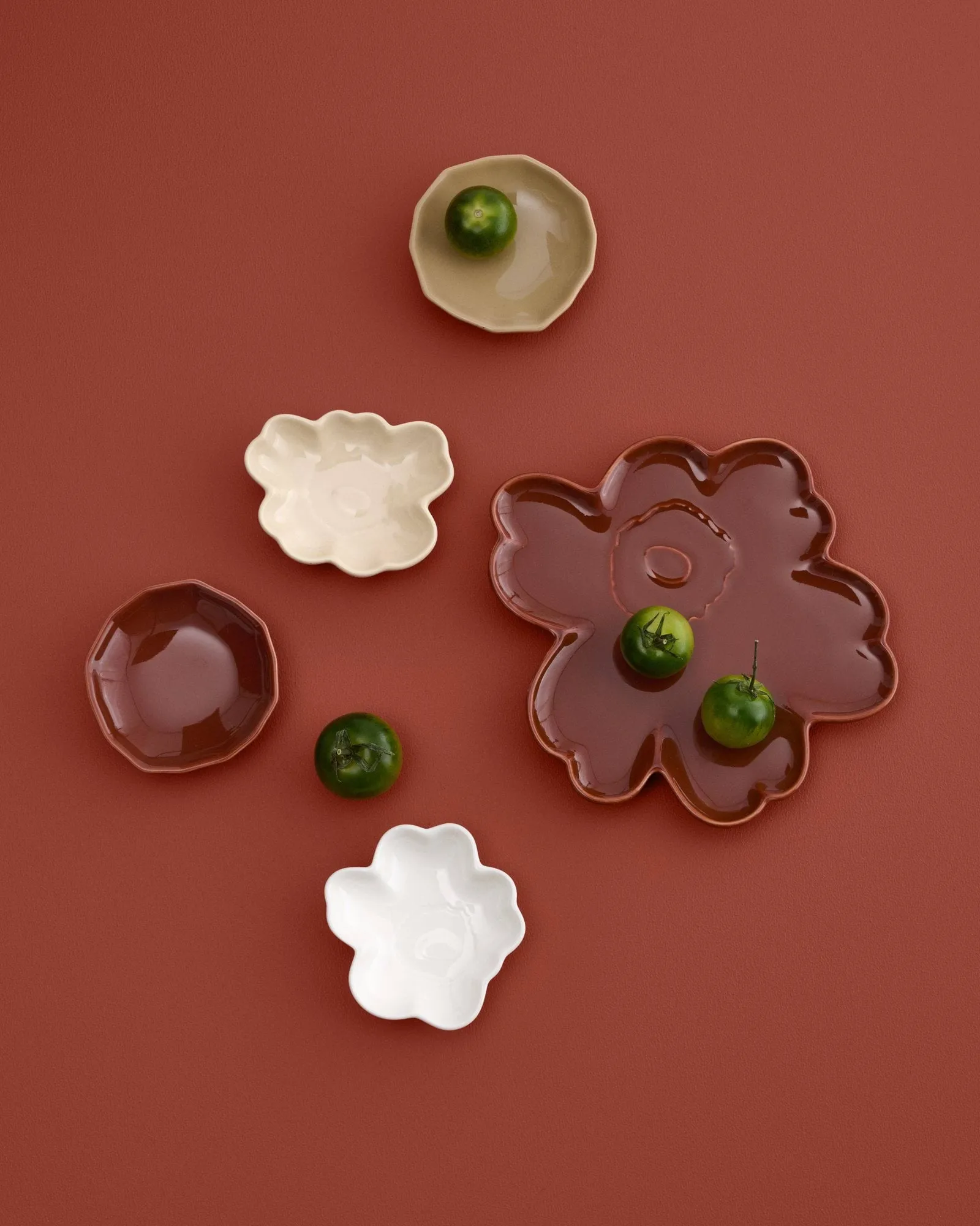 Unikko Shape lautanen, Kastanja Marimekko