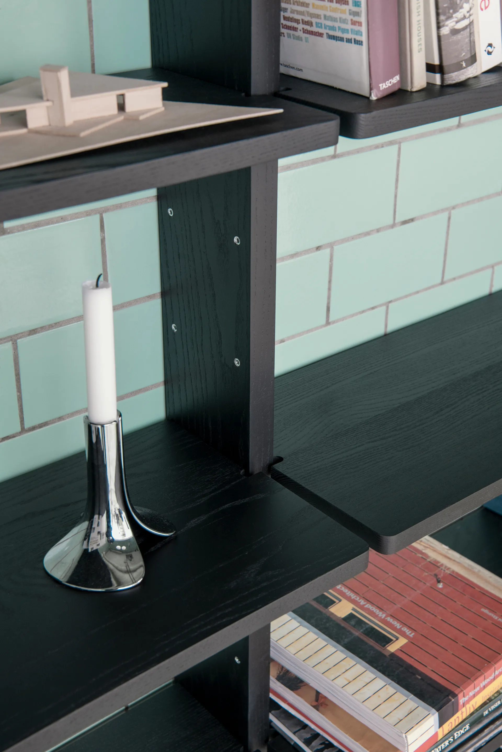 Gridlock Deep Shelf W800 -hyllytaso, Black stained Ash Massproductions