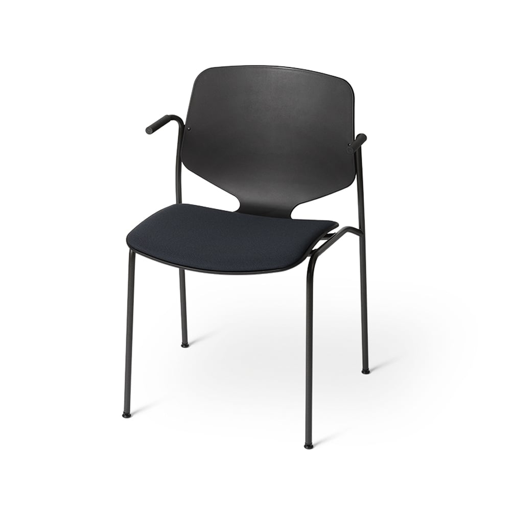 Mater Nova Sea -käsinojallinen tuoli Kangas cura 60111 black musta teräsrunko