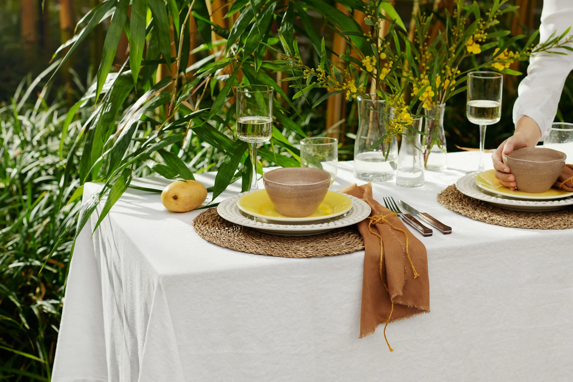 Bubbles-lautanen 28 cm, Valkoinen Mateus