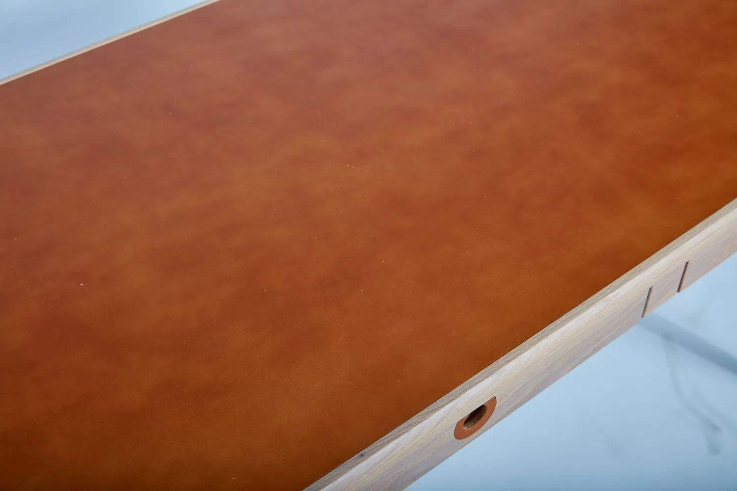 Höllviken kirjoituspöytä, tammi valkoinenpigmentti Mavis