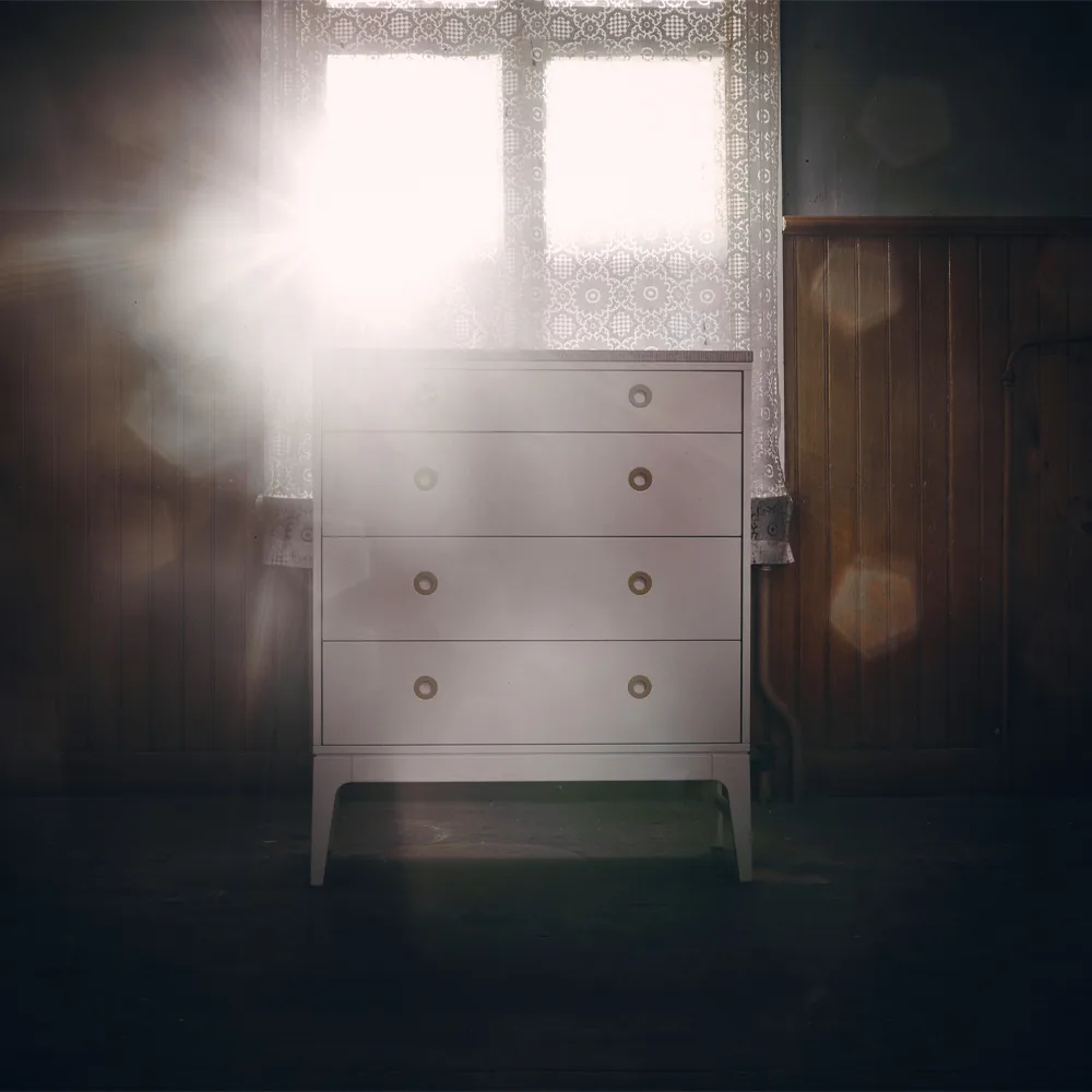 Höllviken lipasto, pyökki valkoinen pigmentti, 4 laatikkoa Mavis