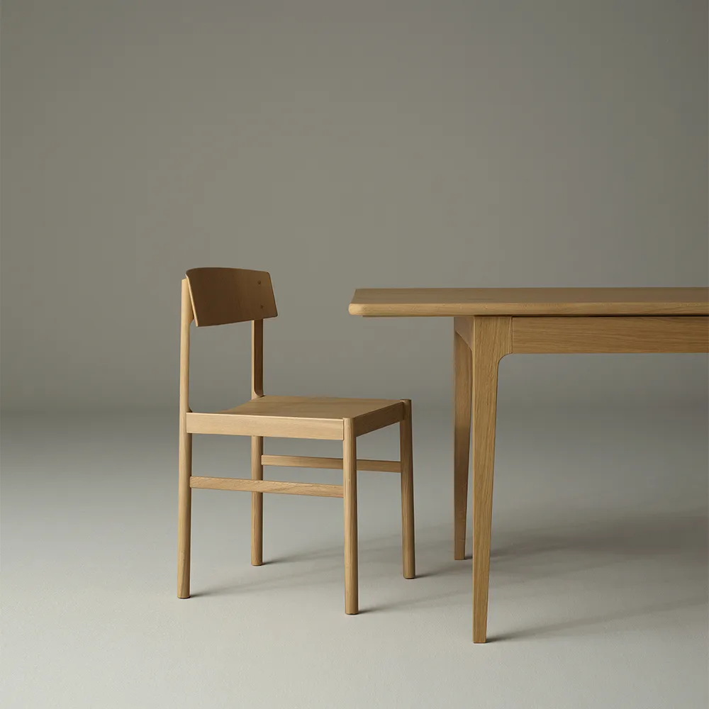 Höllviken ruokapöytä, tammi valkoinen pigmenttilakka mattapintainen, 2 jatkolevyä, beige MDF á 50 cm Mavis