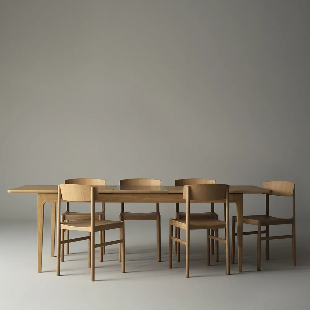 Punainen tuoli, Valkopigmentoitu mattalakattu tammi Mavis