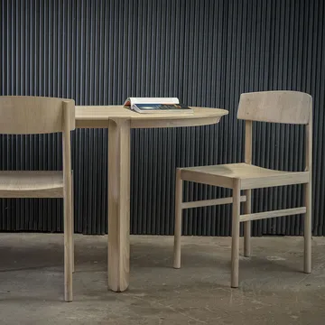 Punainen tuoli - Valkovahattu tammi - Mavis