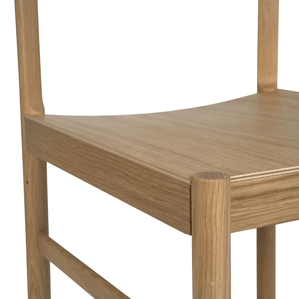 Rod tuoli, Valkopigmentoitu mattalakattu tammi Mavis