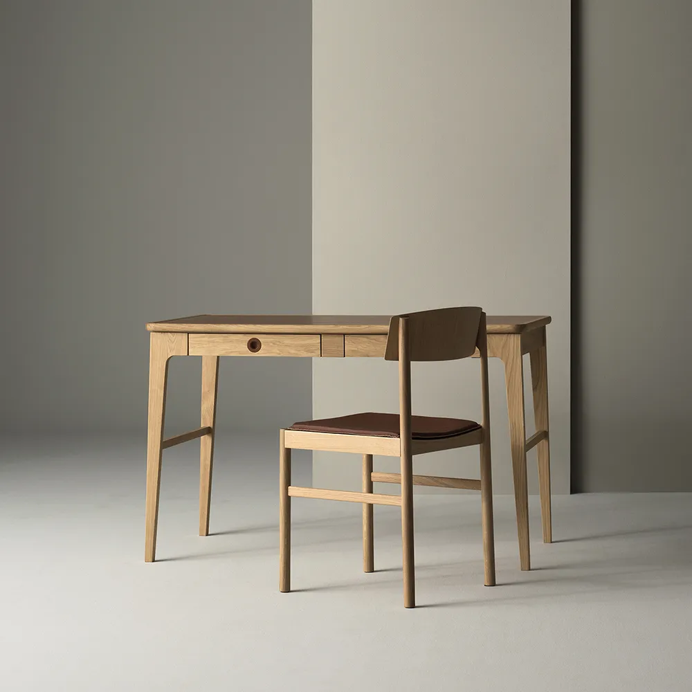 Rod tuoli, Valkopigmentoitu mattalakattu tammi Mavis