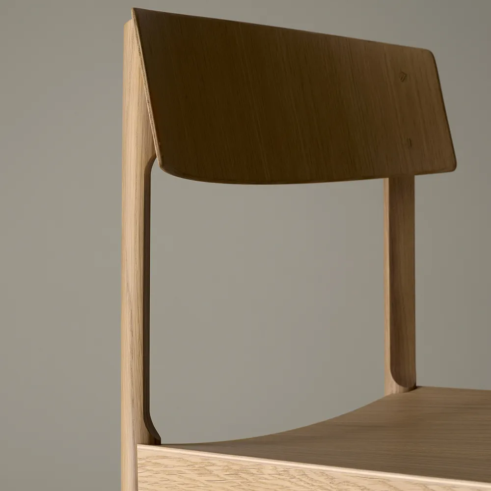 Rod tuoli, Valkopigmentoitu mattalakattu tammi Mavis