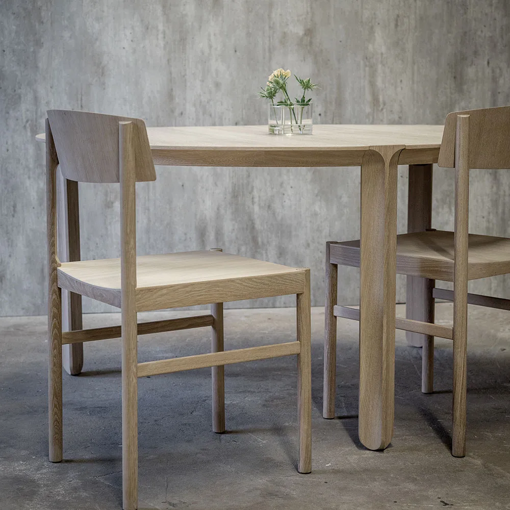 Rod tuoli, Valkovahattu tammi Mavis