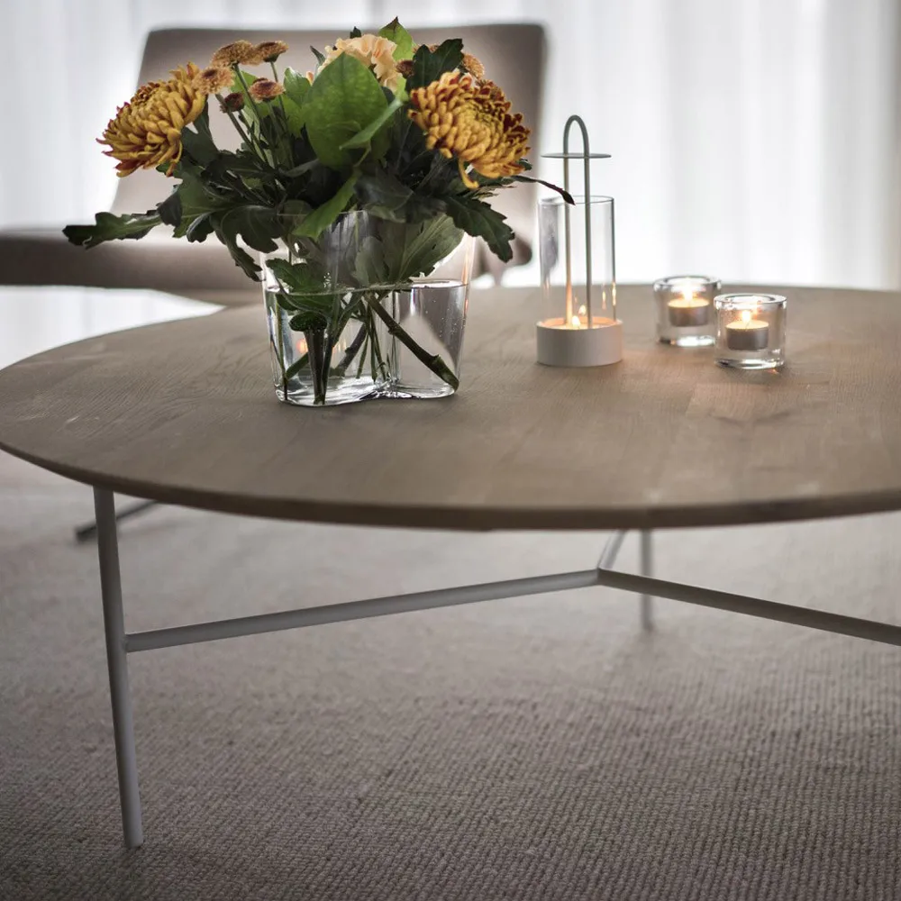 Tribeca-sohvapöytä, pyyhitty tammi, mustat jalat, ø110 Mavis