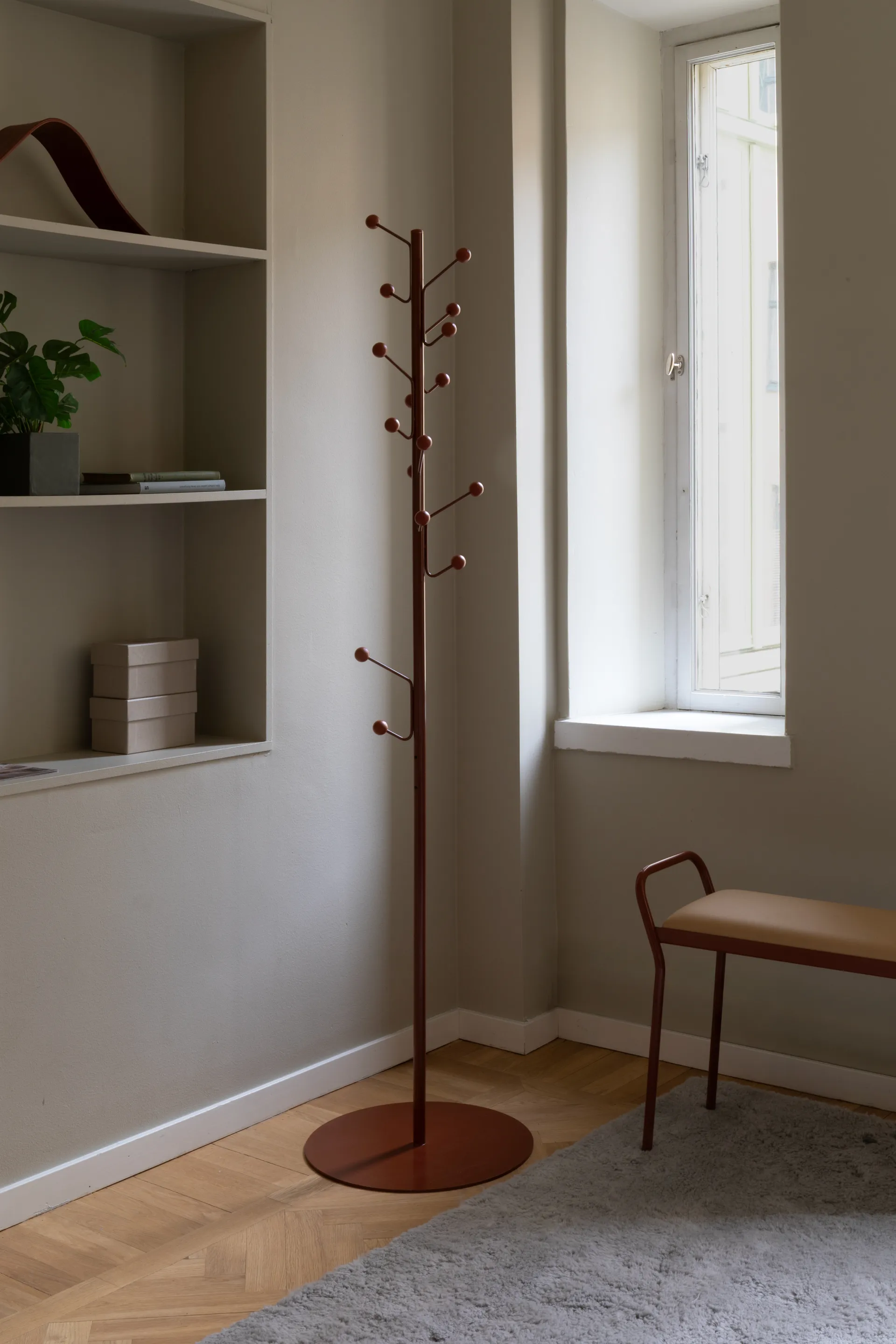 Bill Floor -vaateripustin, Kaneli Maze