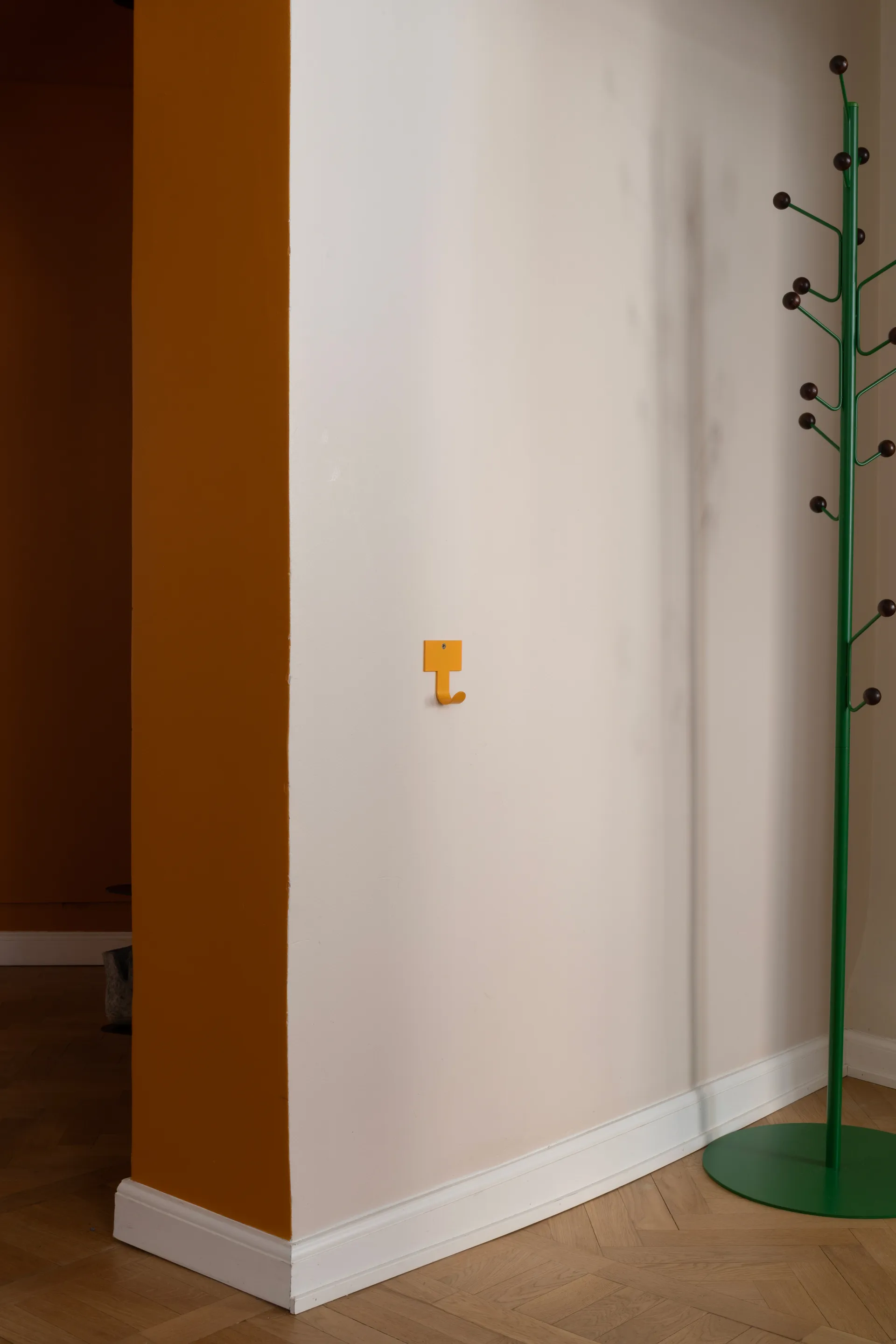 Bill Floor -vaateripustin, Vihreä-tummanruskea Maze