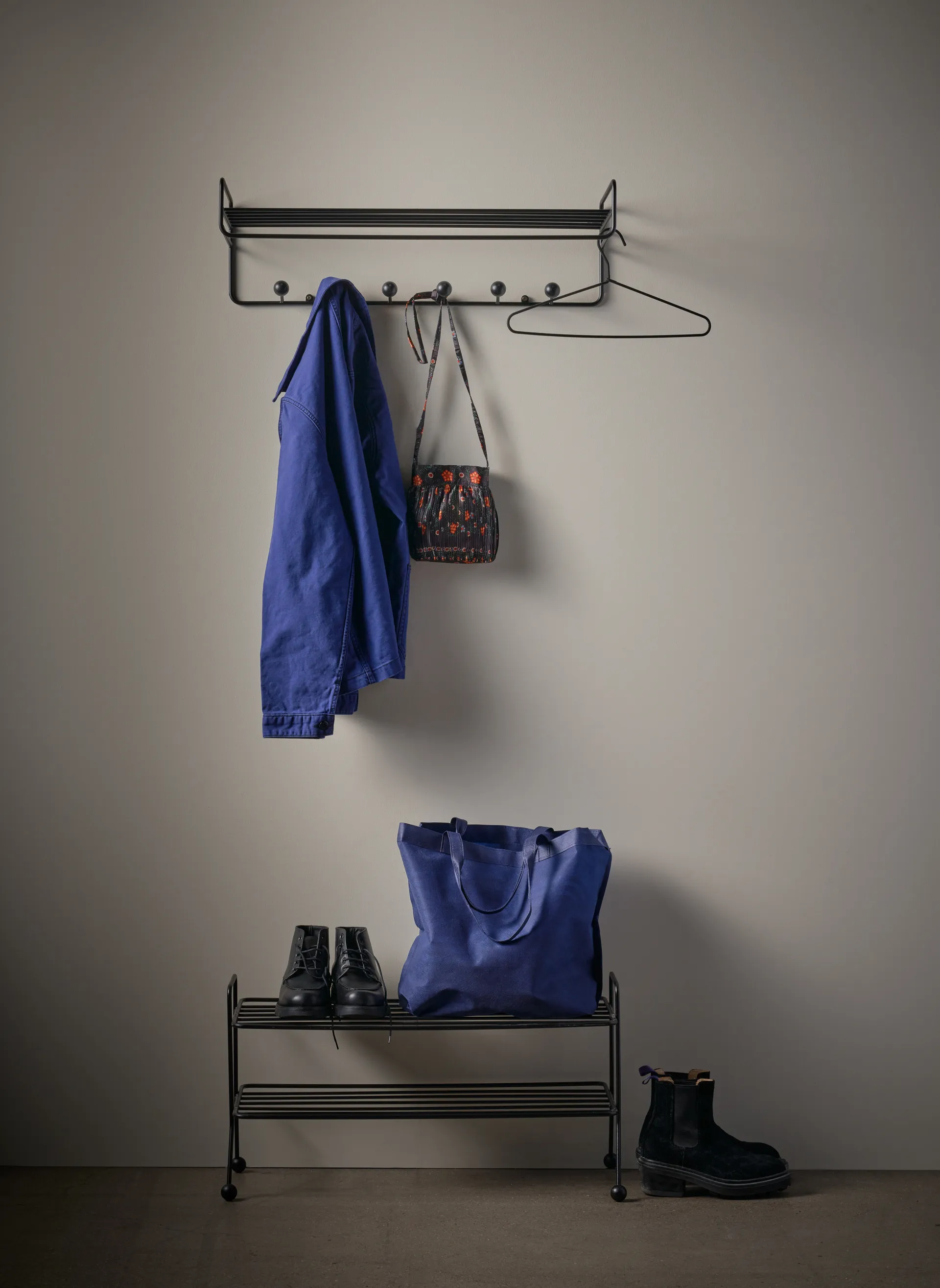 Bill Hat rack hattuhylly, Musta Maze