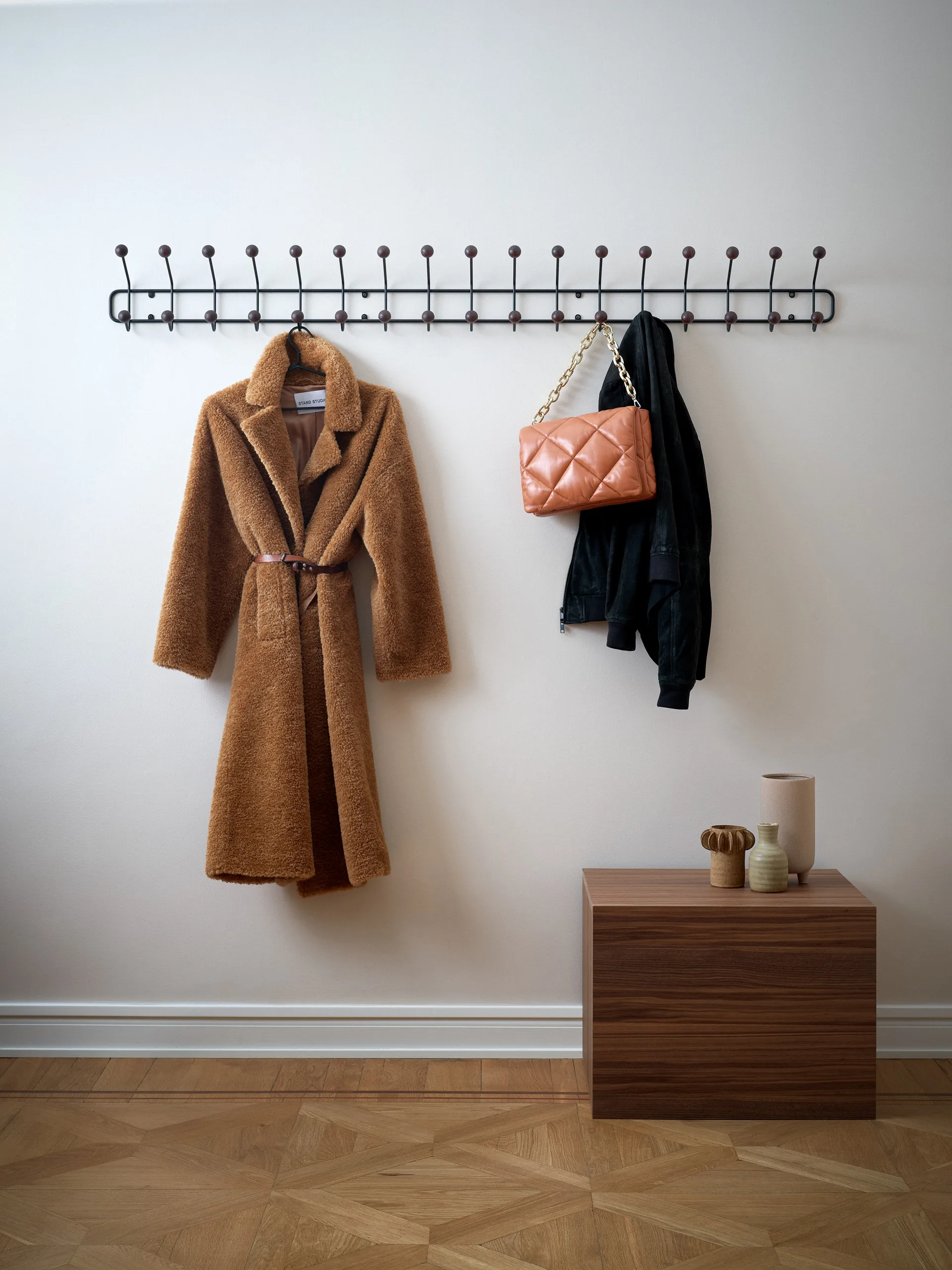 Bill Horizontal XL, Musta-tummanruskea Maze