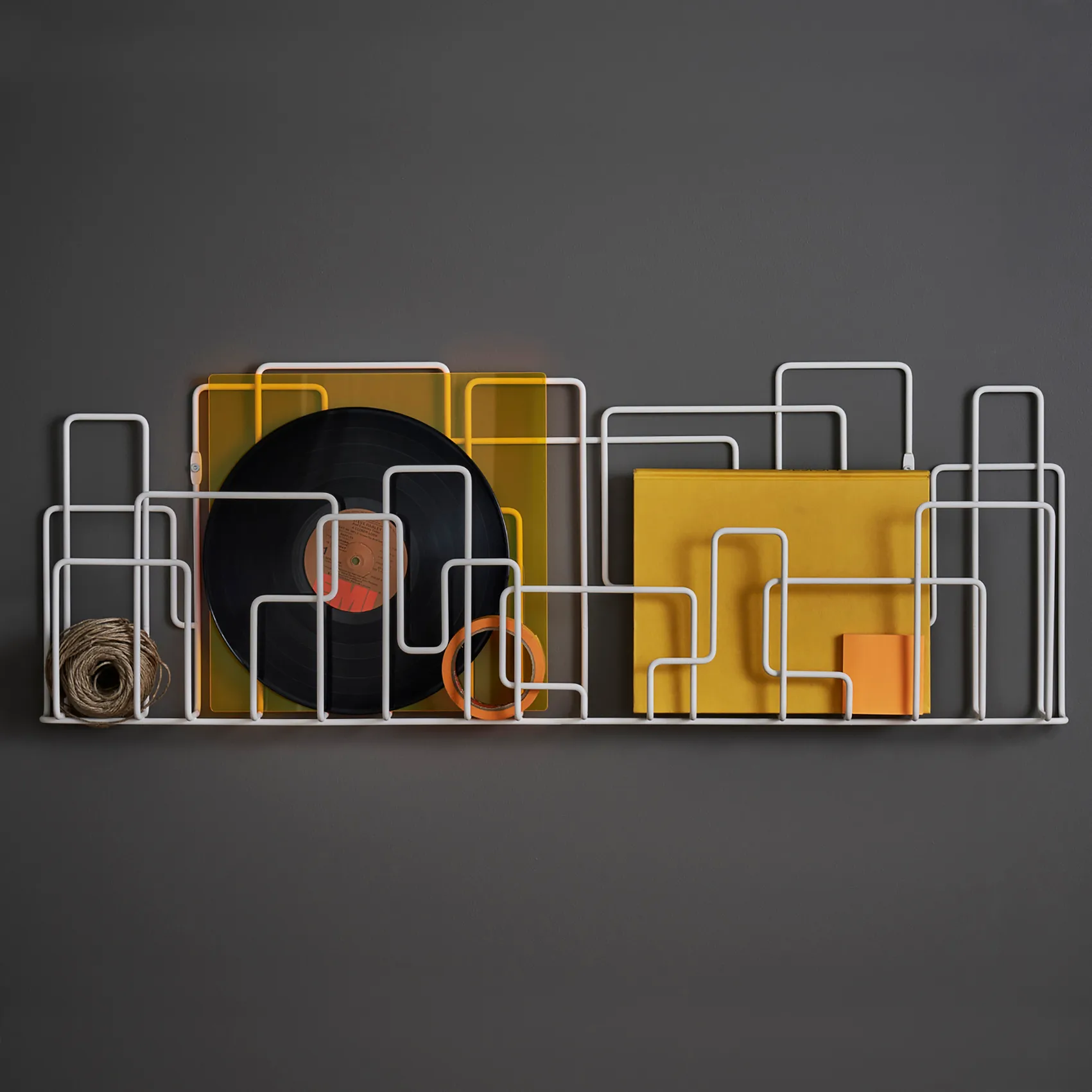 City Sunday lehtihylly, Valkoinen Maze