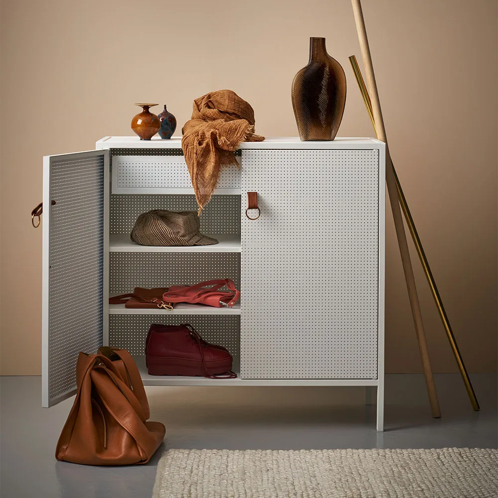 Liza kaappi, Valkoinen, nahkaiset yksityiskohdat Maze