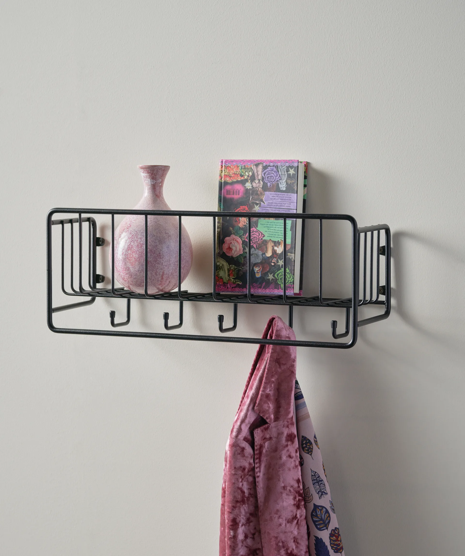 Midtown hylly, Musta Maze