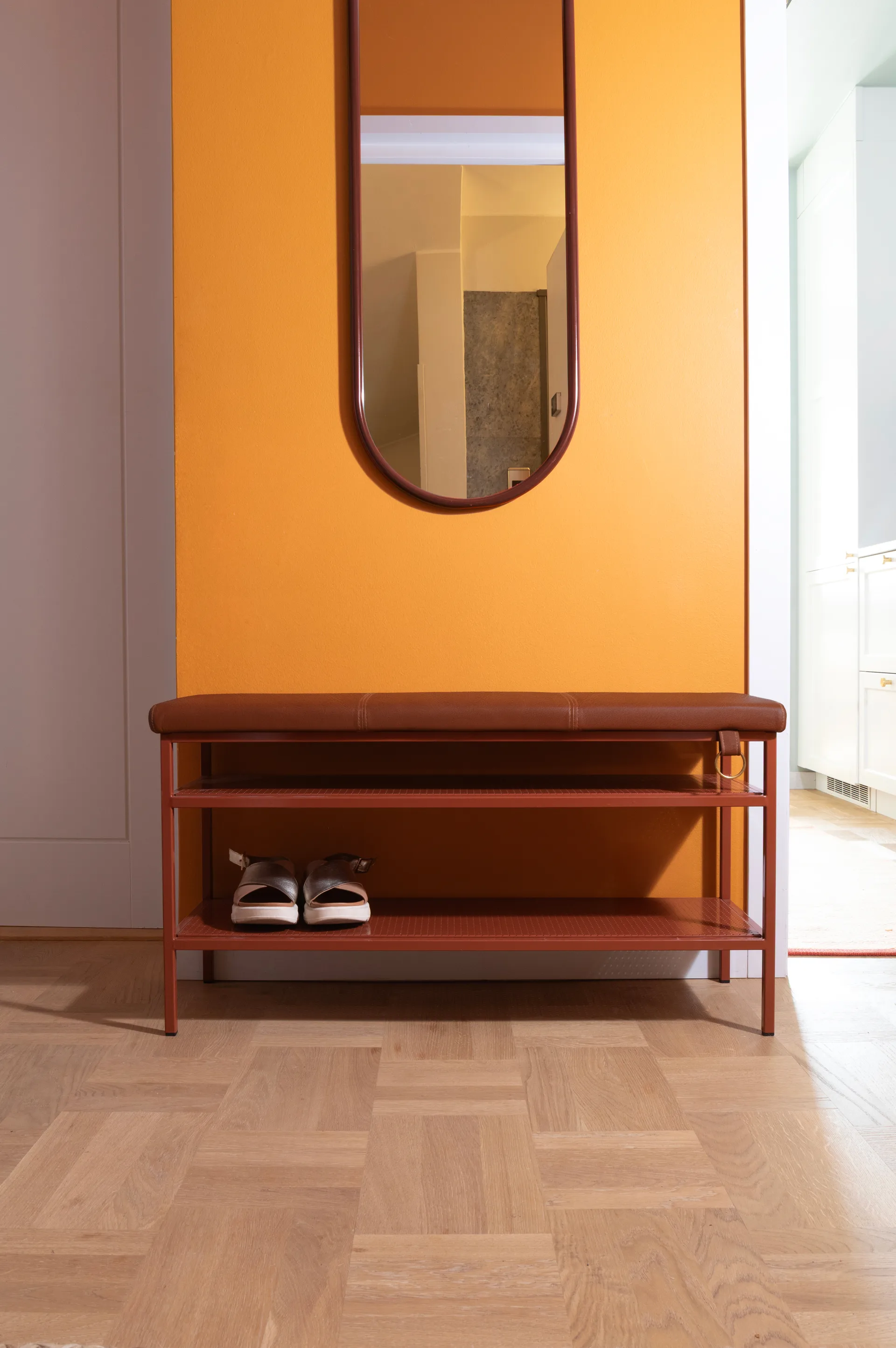 Nancy kenkähylly, Cinnamon-vintage cognac Maze