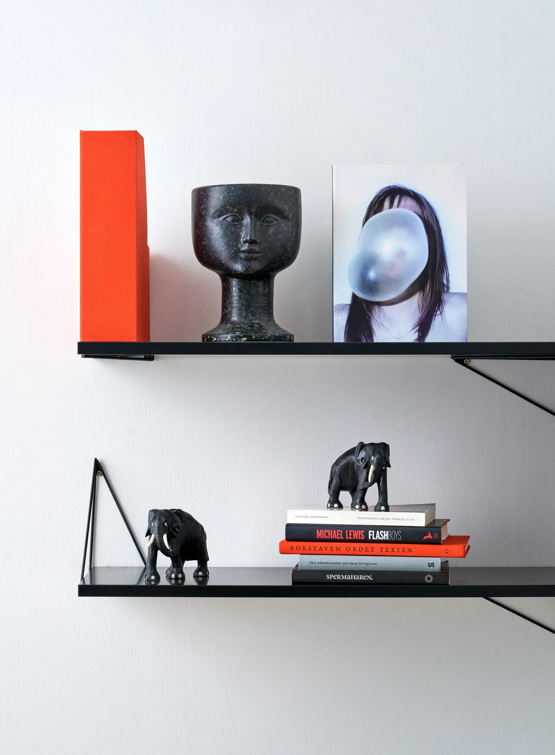 Pythagoras hyllylevy, Large, musta Maze