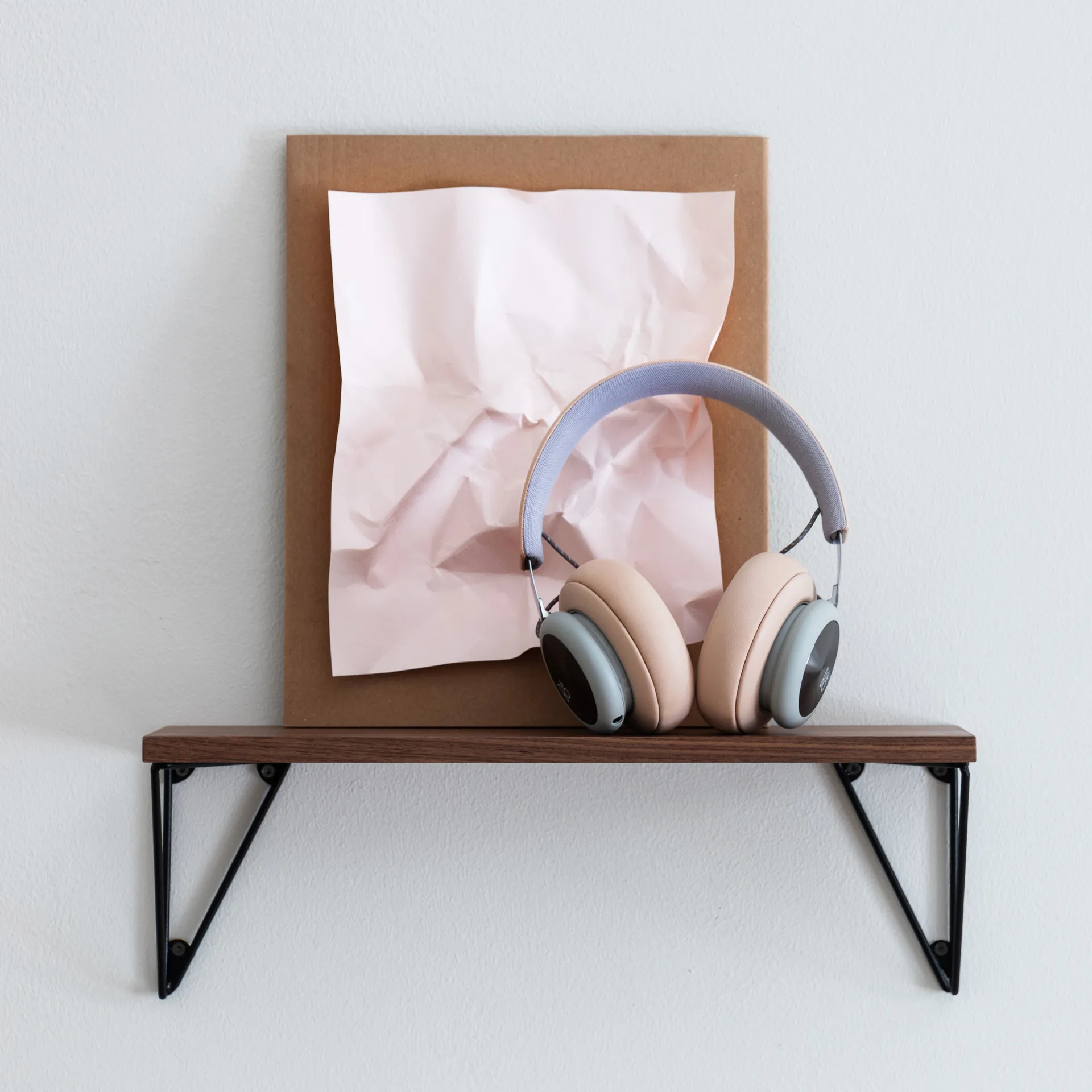 Pythagoras XS -hylly, saksanpähkinä musta Maze