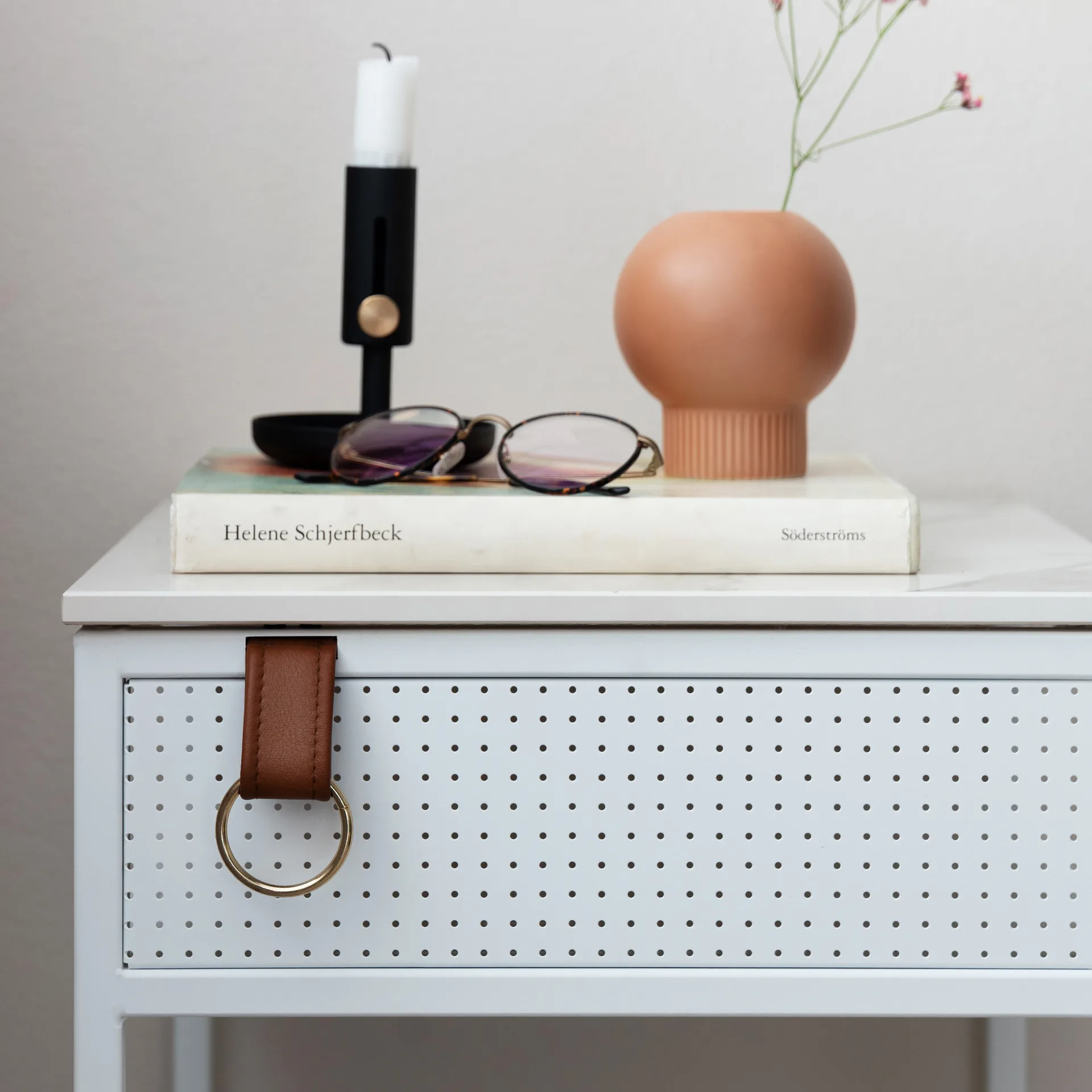 Tracy sivupöytä, vasenkätinen, valkoinen Maze