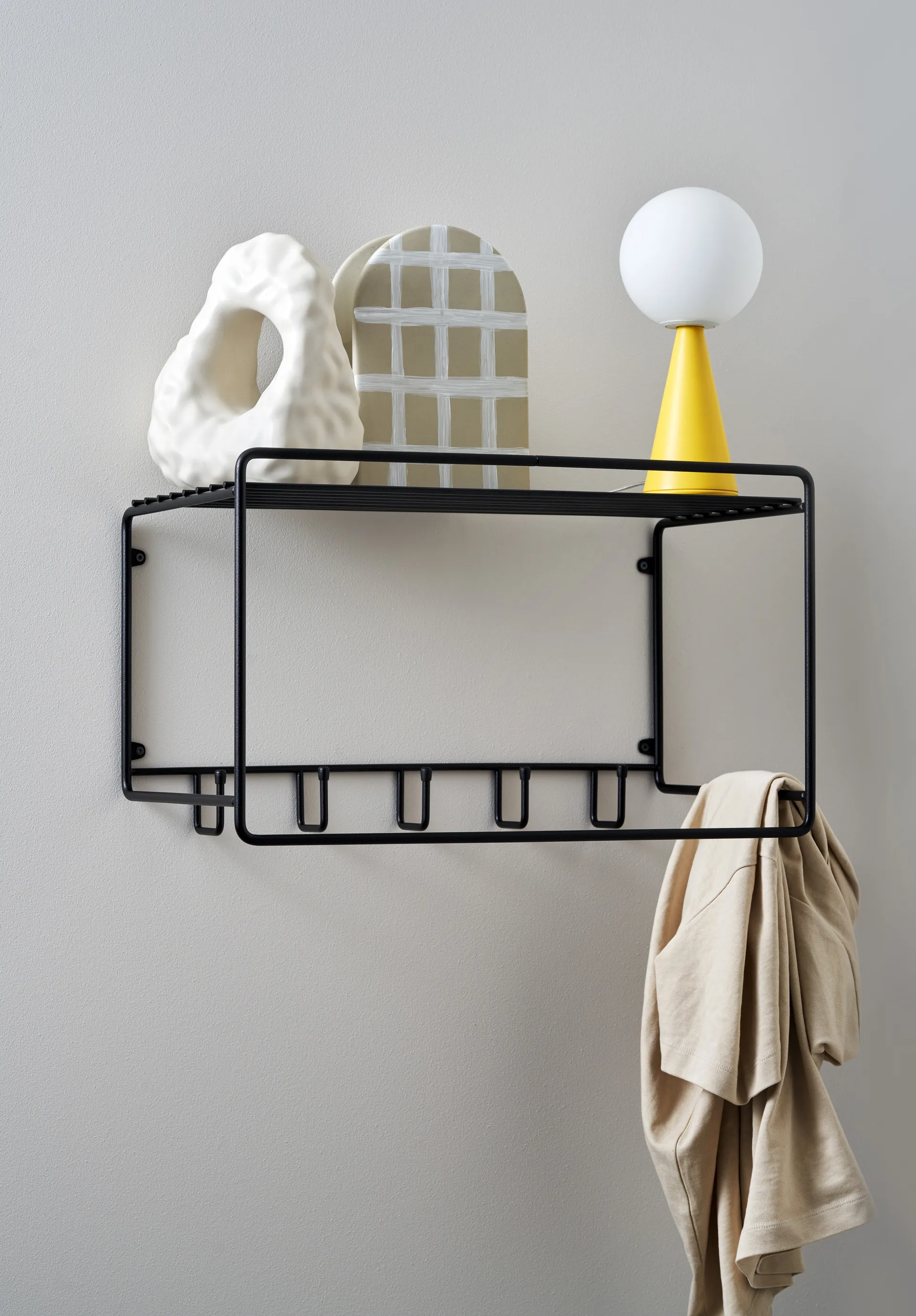 Uptown hattuhylly, Musta Maze