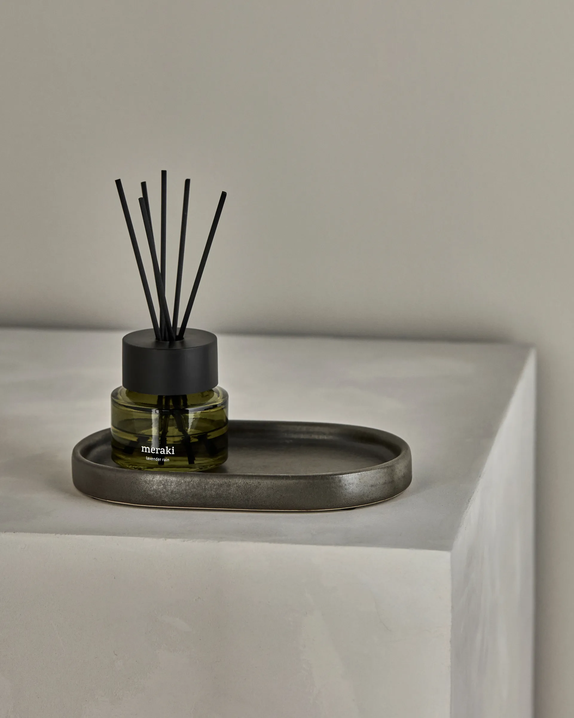 Datura tarjotin 12,5x20 cm, Tummanharmaa Meraki