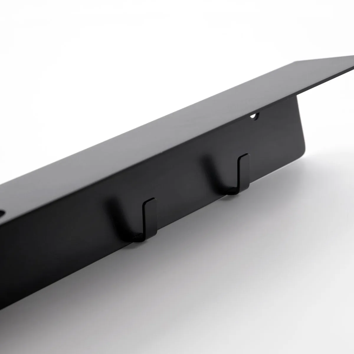 Meraki hylly pullonpidikkeellä ja koukulla, Harjattu musta viimeistely Meraki