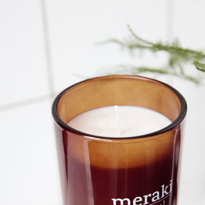 Meraki tuoksukynttilä ruskea lasi 12 tuntia, Scandinavian garden Meraki