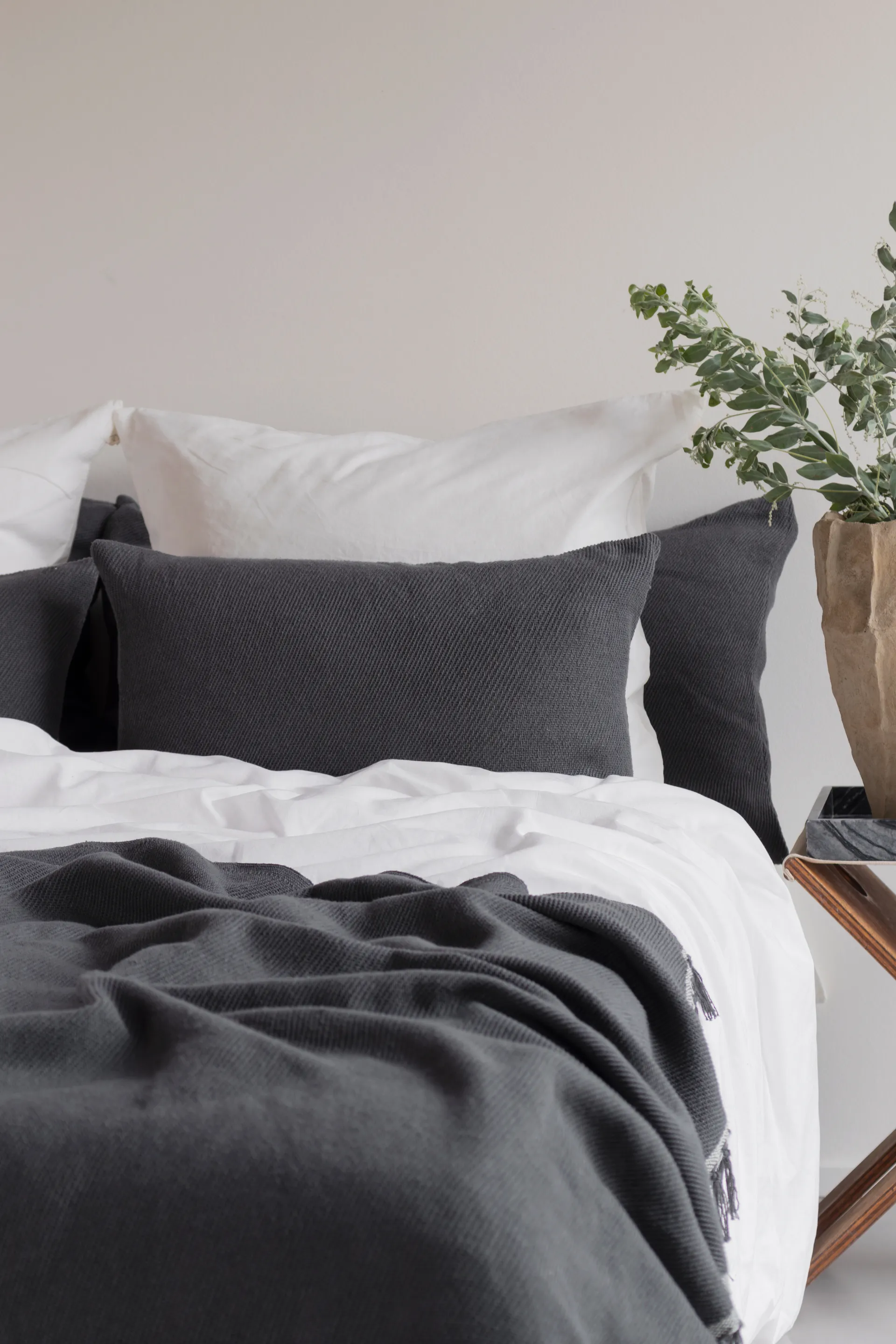 Bohemia päiväpeitto, Anthracite, 250x250 cm Mette Ditmer