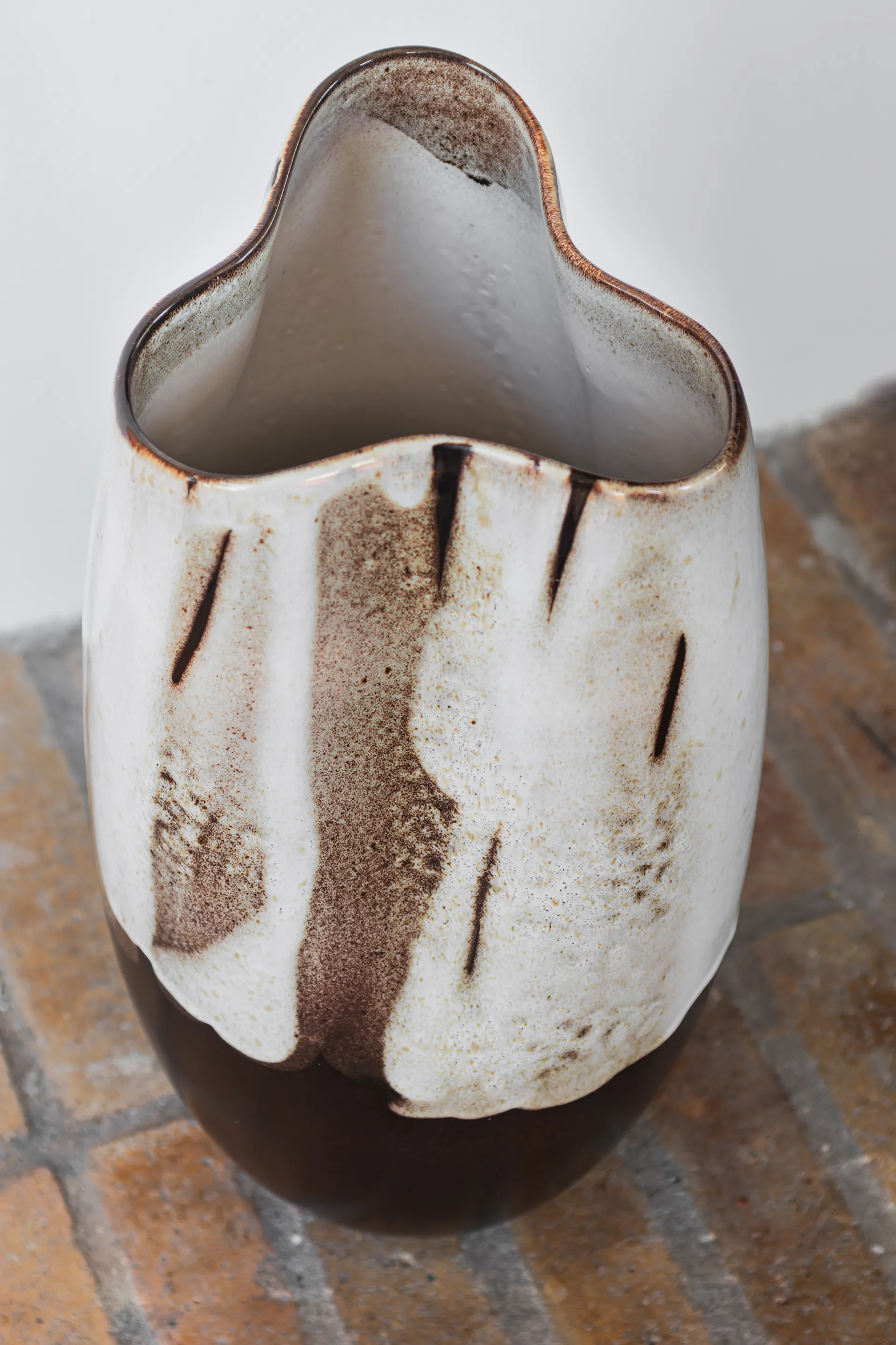 By Hand -maljakko large 38,5 cm, off-white Mette Ditmer