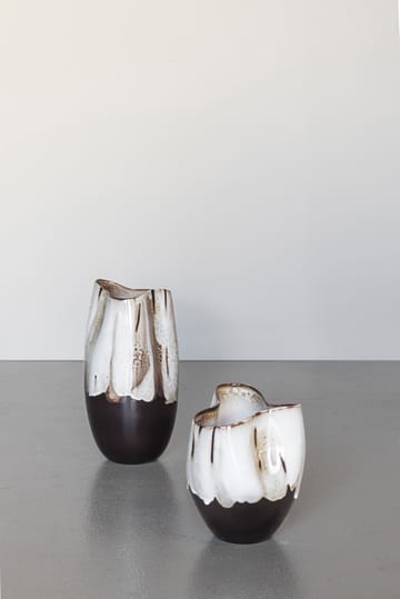 By Hand -maljakko small 24,5 cm - Off-white - Mette Ditmer