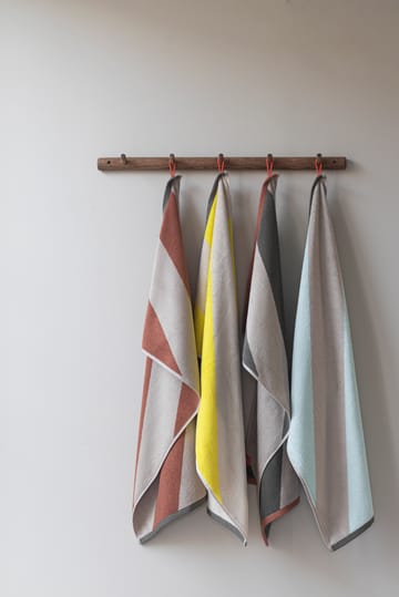 Diagonal pyyhe - Dark olive, 50x90 cm - Mette Ditmer