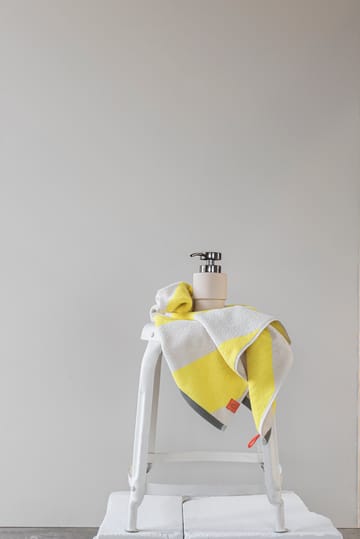 Diagonal pyyhe - Keltainen, 70x133 cm - Mette Ditmer