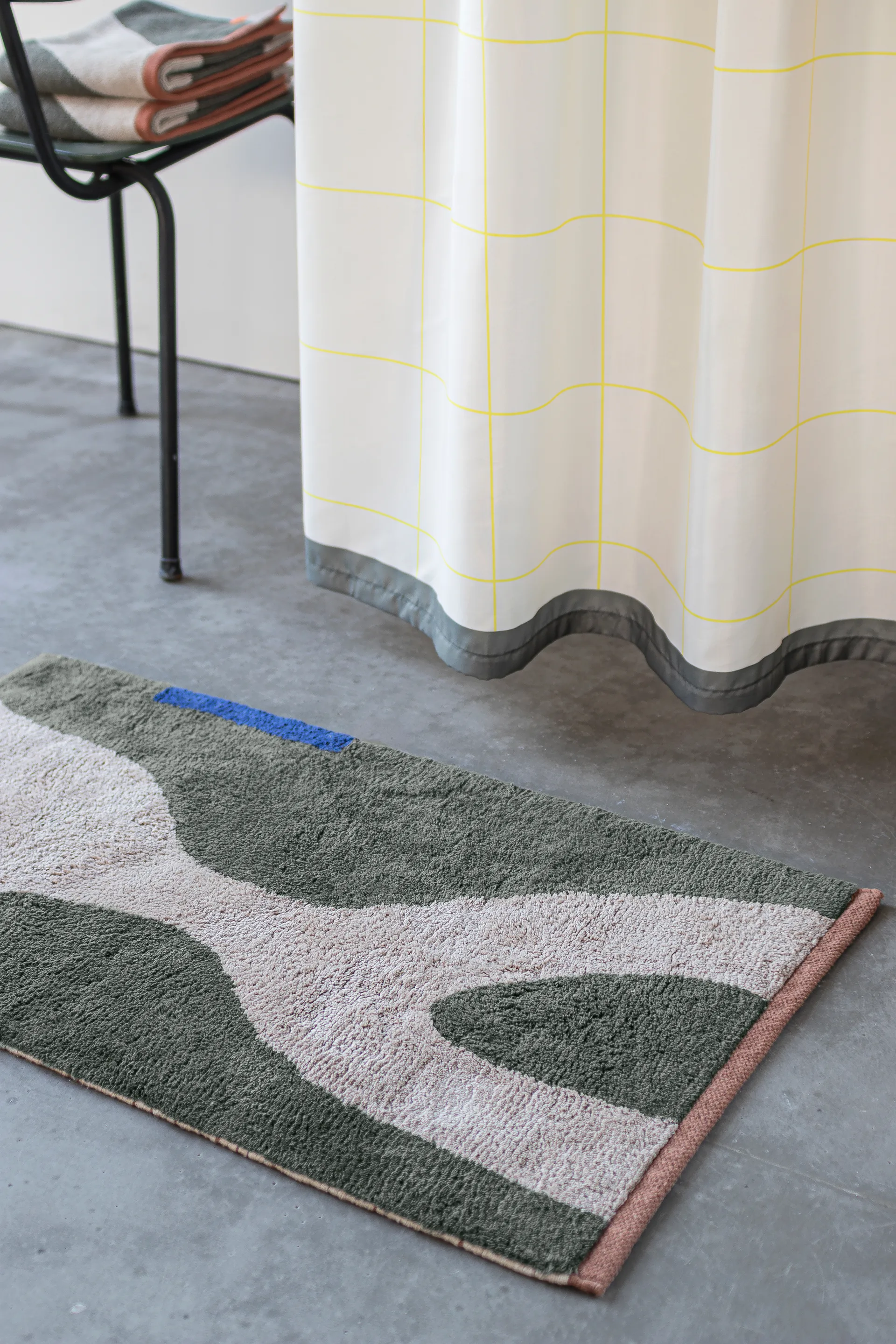 Figura matto, Dark olive, 50x80 cm Mette Ditmer