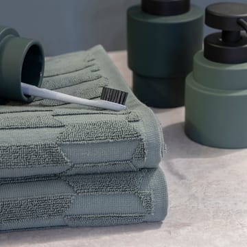 Geo pyyhe 50 x 95 cm - Pine green - Mette Ditmer