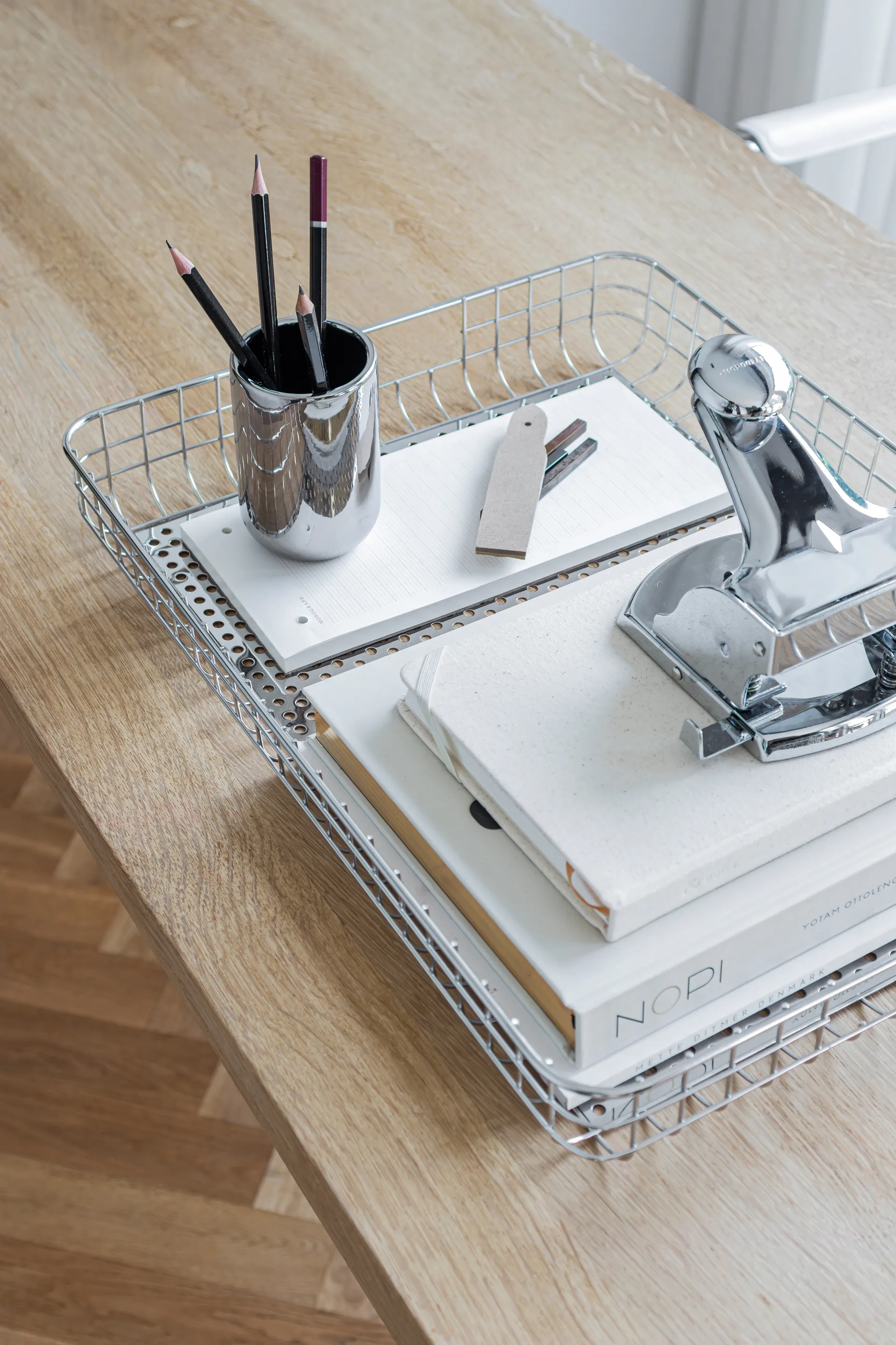 Lift-tarjotin 33,5x45,5 cm, Krom Mette Ditmer