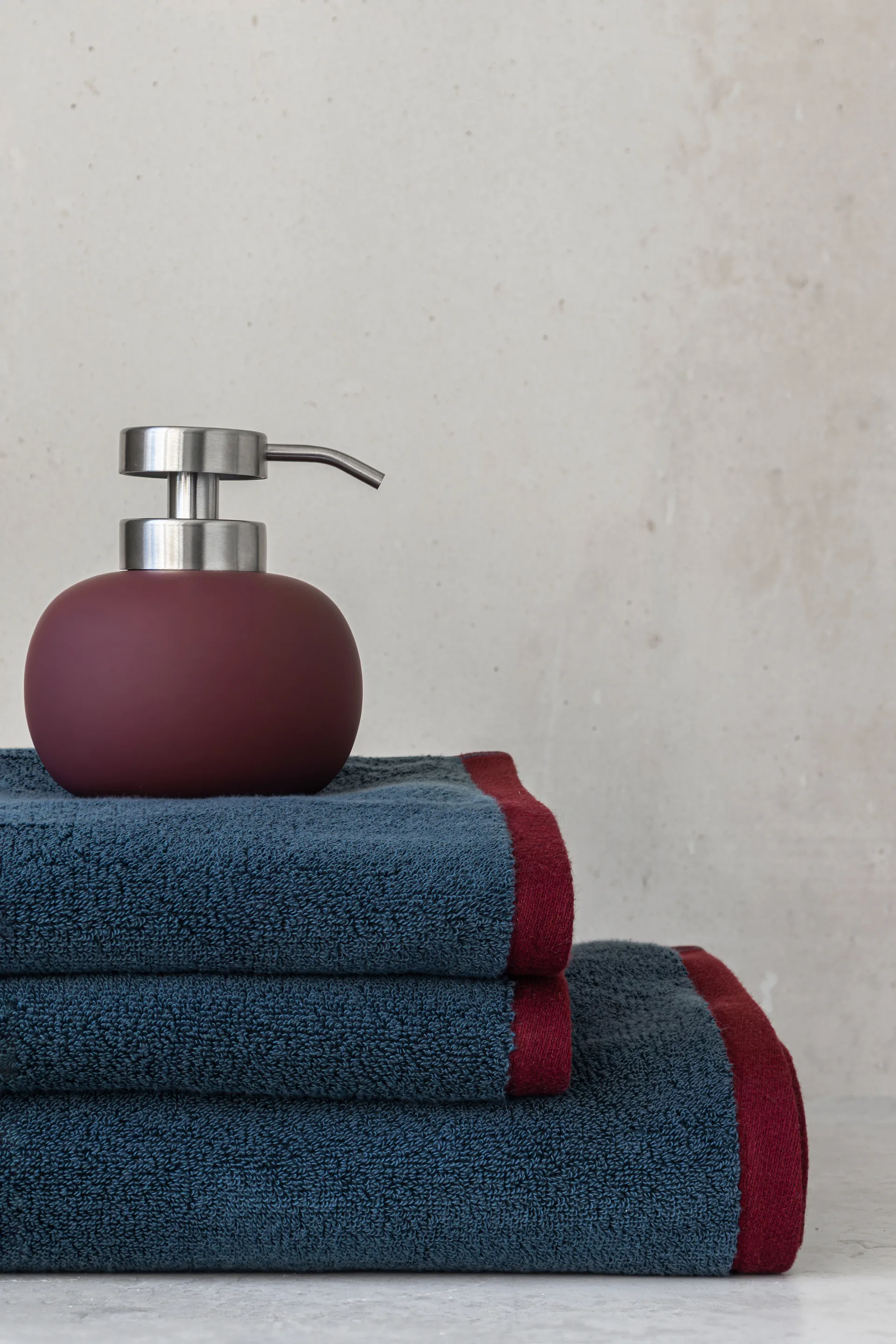 Lotus play saippuapumppu matala, sis. 2 pumppukantta, Viini Mette Ditmer