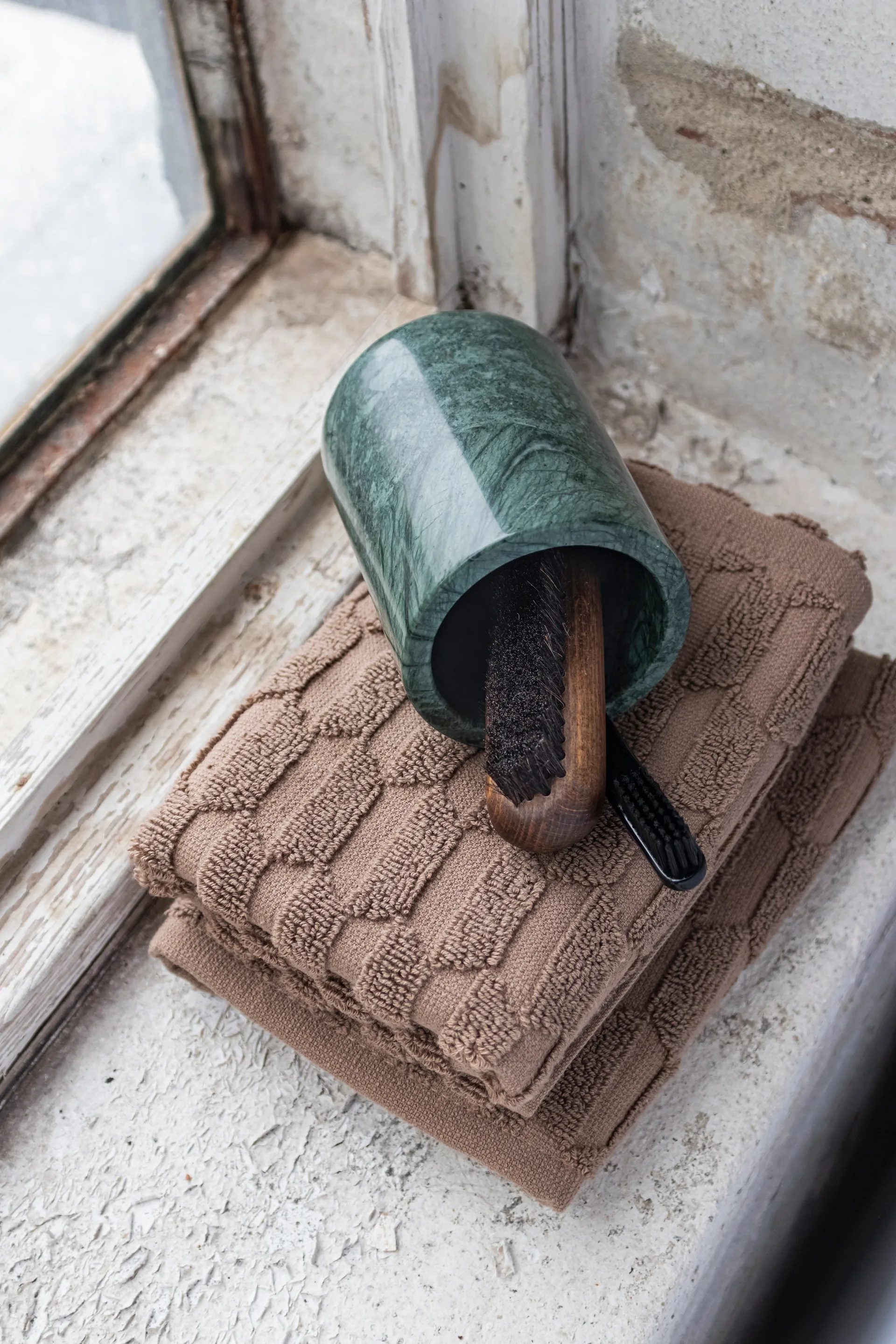 Marble hammasharjateline 10 cm, Dark forest Mette Ditmer