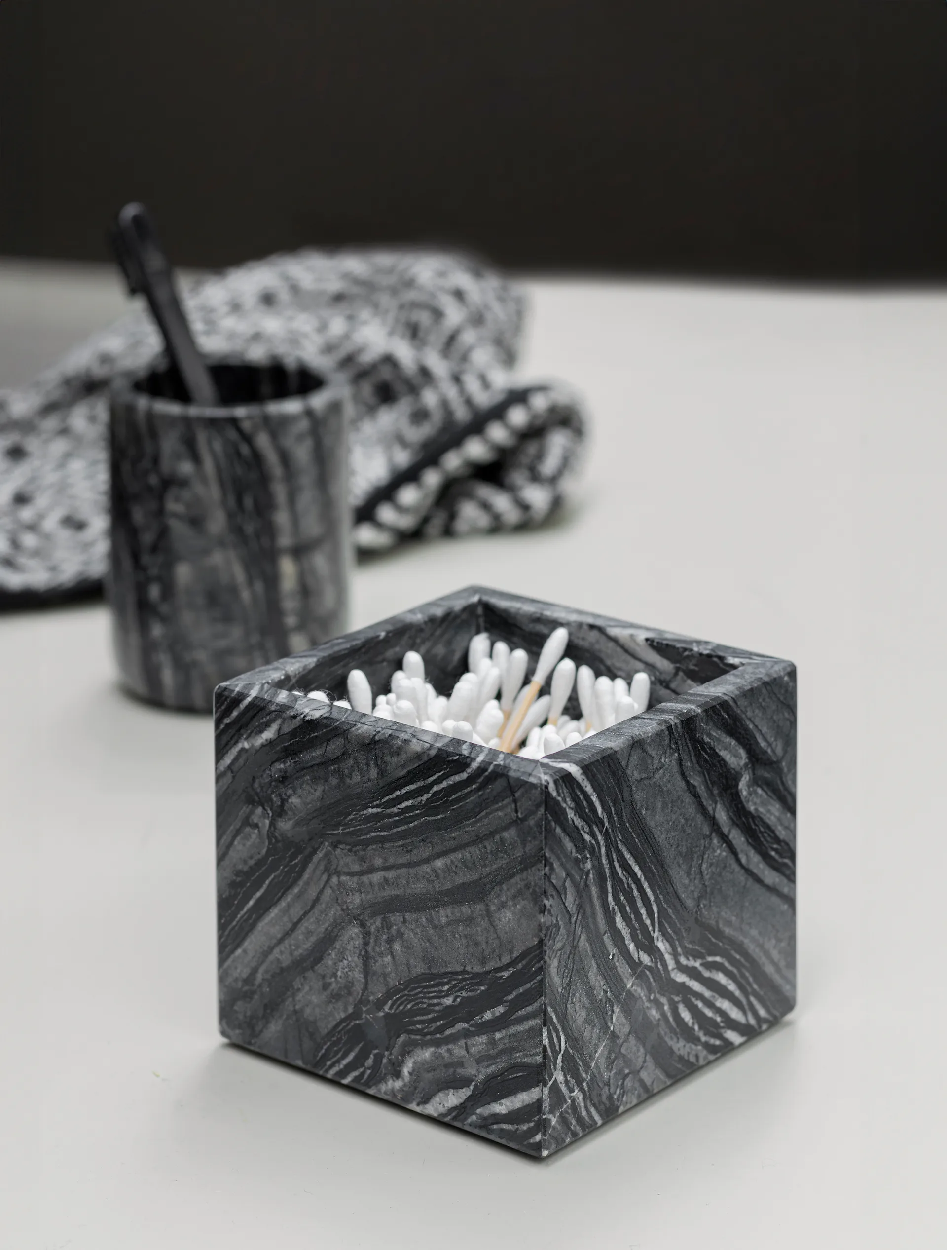Marble kuutio 8,5x8,5 cm, Black-grey Mette Ditmer