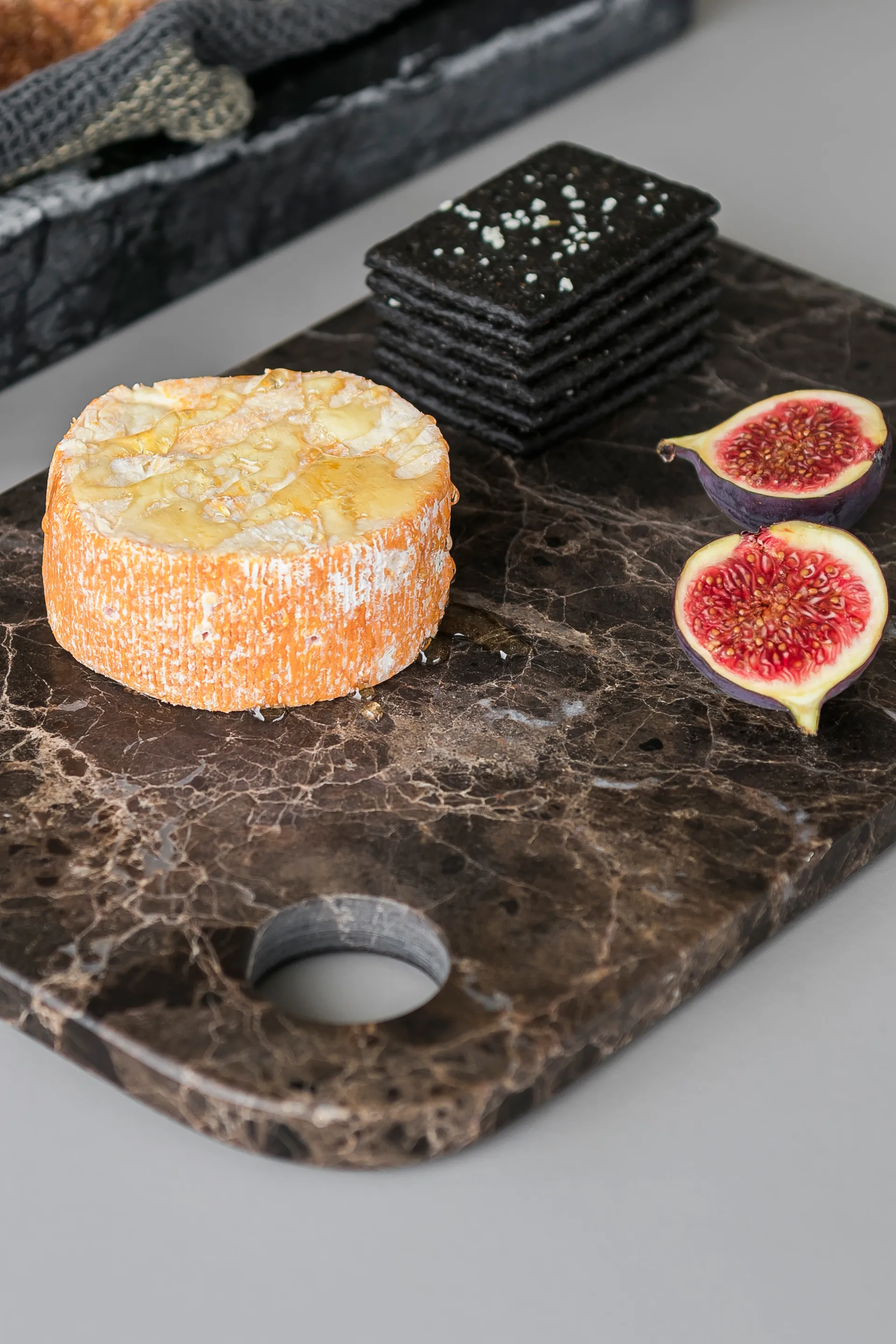 Marble tarjotin medium 20x30 cm, Brown Mette Ditmer