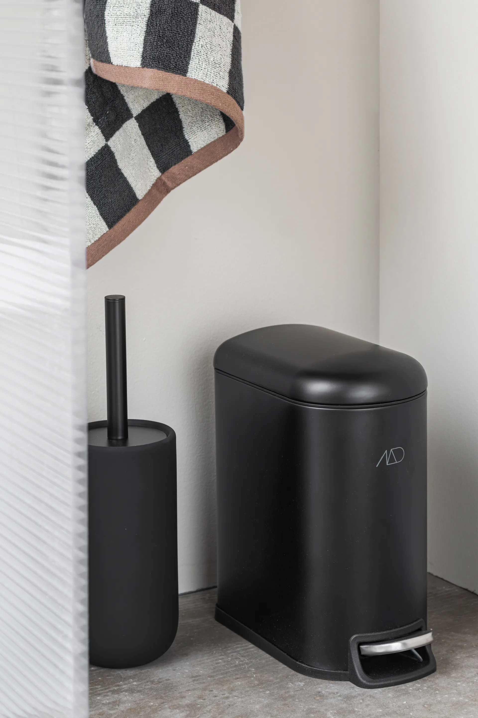 Mini-Walther poljinroskis 5 L, Musta Mette Ditmer